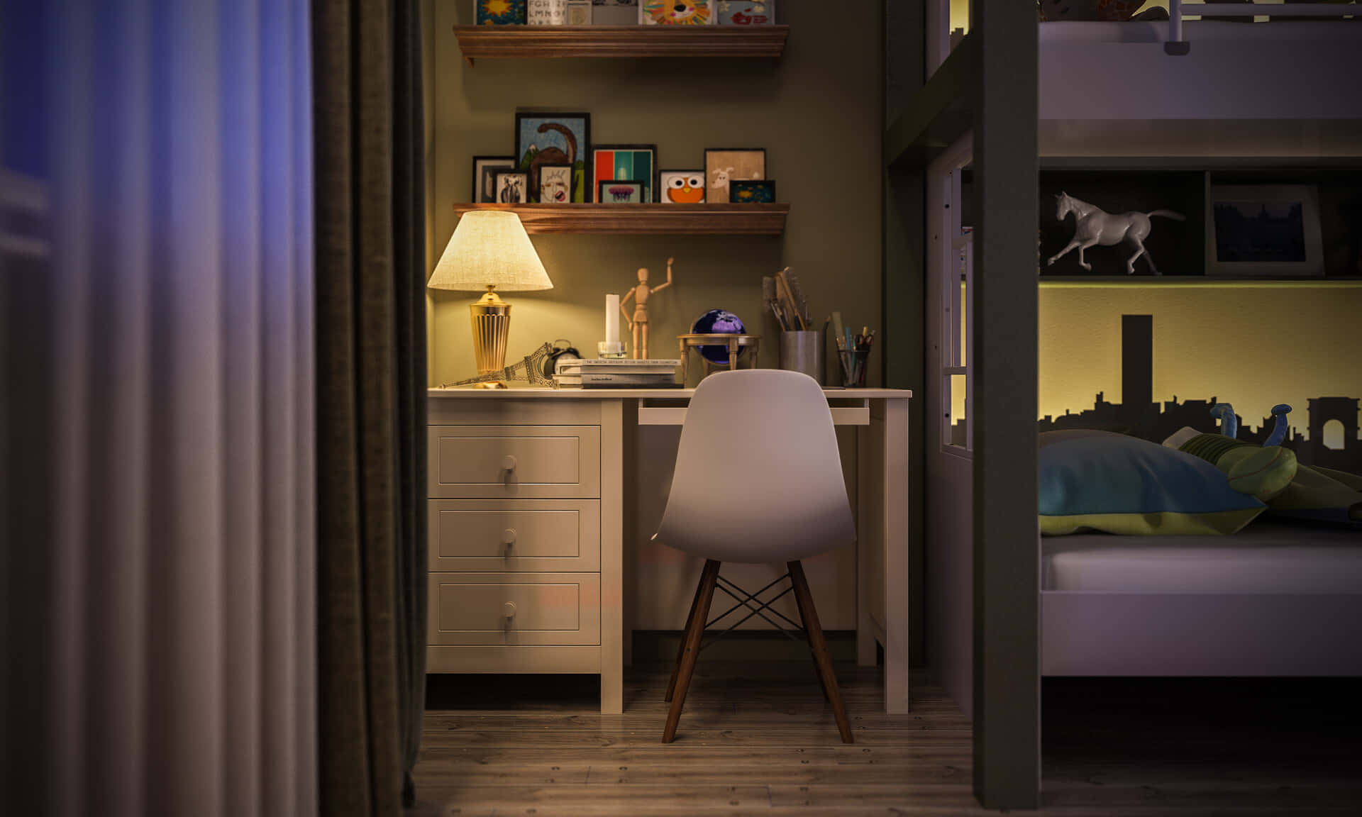 Cute Anime Bedroom 桌布 壁紙 — 舒適的臥室角落，溫暖的檯燈照亮木製書桌和白色椅子，旁邊是雙層床，窗外是城市夜景。