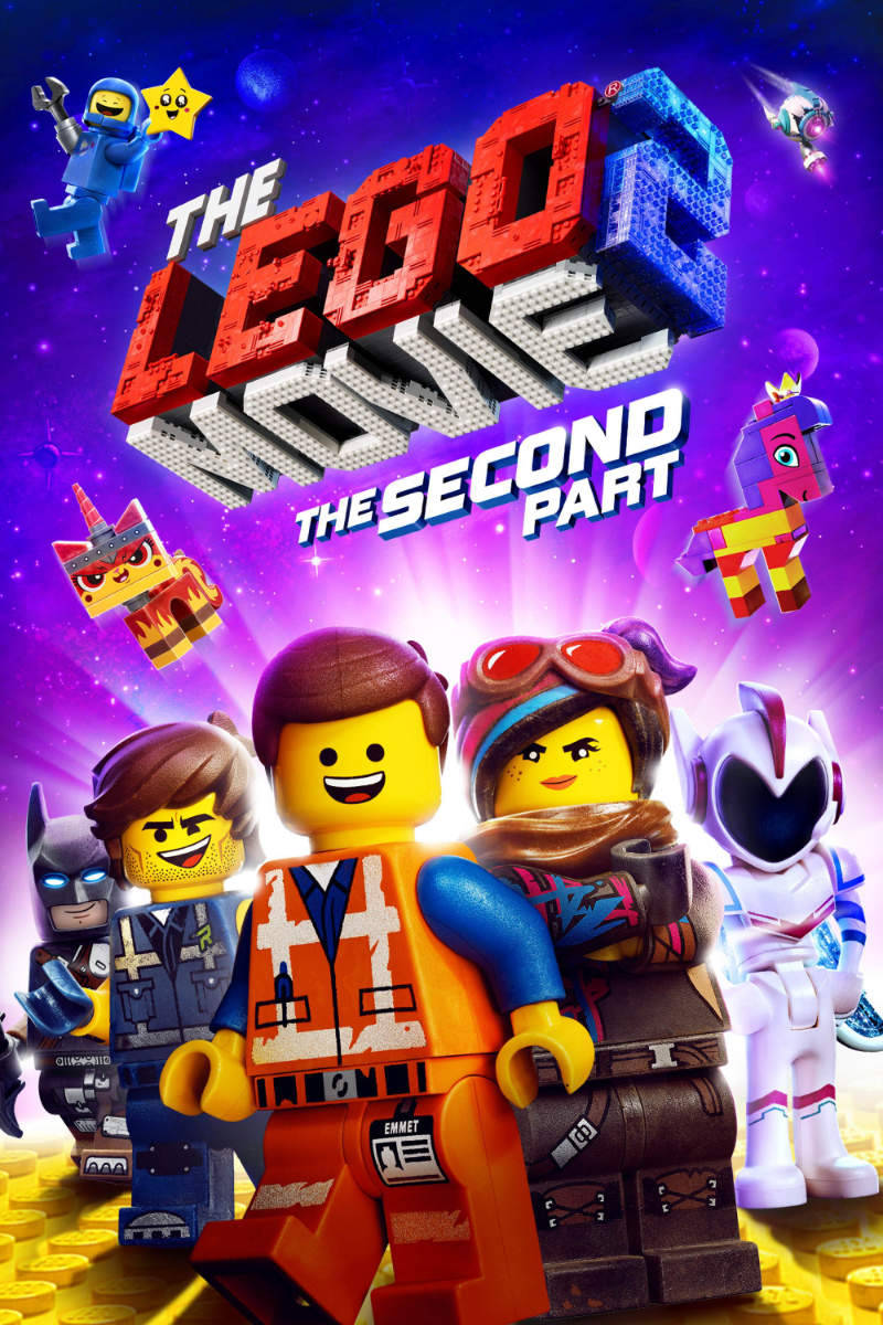 Lego 桌布 壁紙 — 色彩繽紛的LEGO角色穿著鮮豔的太空服，在宇宙紫色星空背景下英勇站立，周圍有漂浮的迷你人偶和醒目的電影標題。