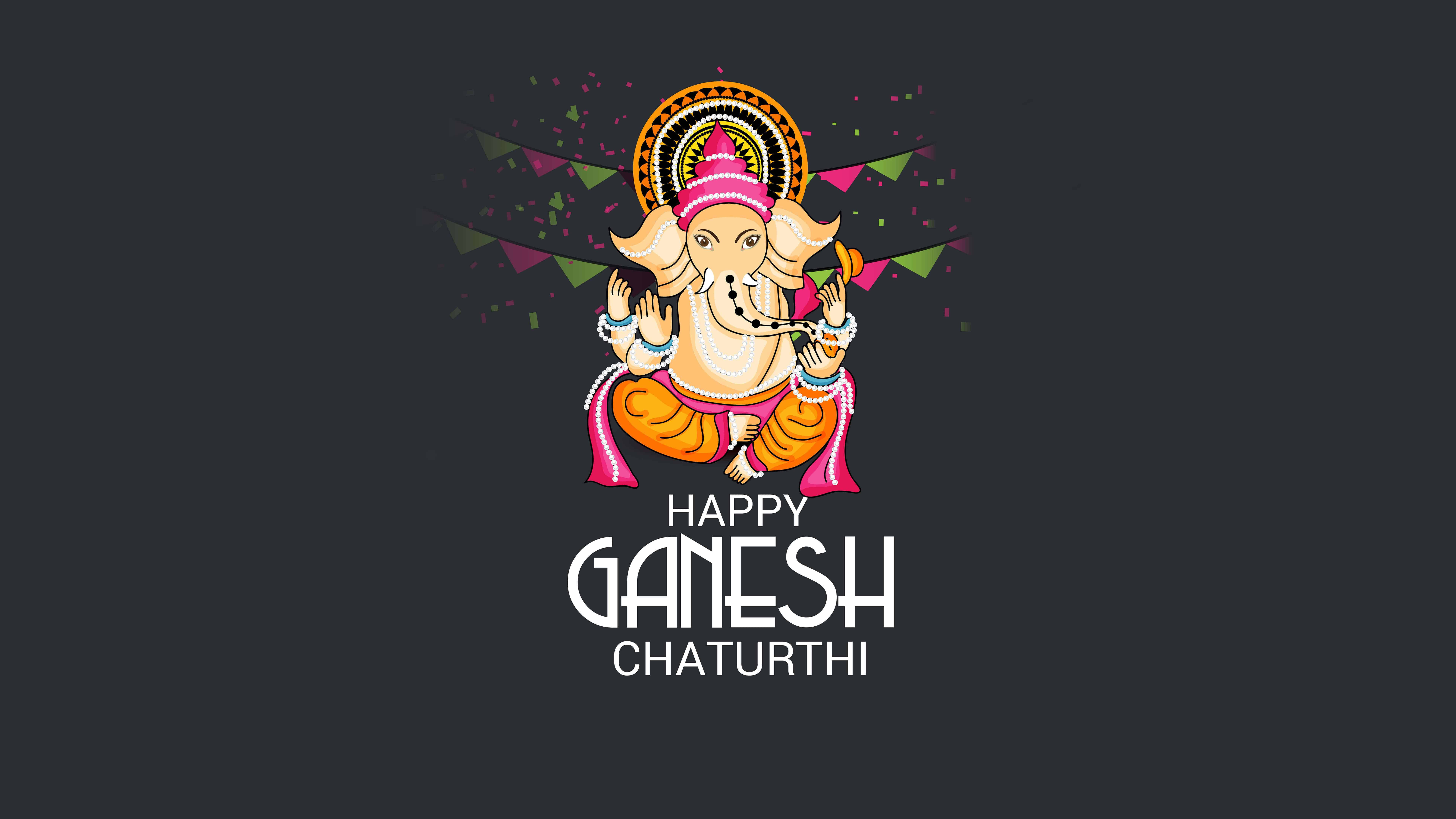 Ganesh Chaturthi 桌布 壁紙 — 色彩繽紛的卡通象頭神，戴著粉紅色頭巾和橙色腰布，盤腿坐在深灰色背景前，周圍有節日橫幅和五彩紙屑。