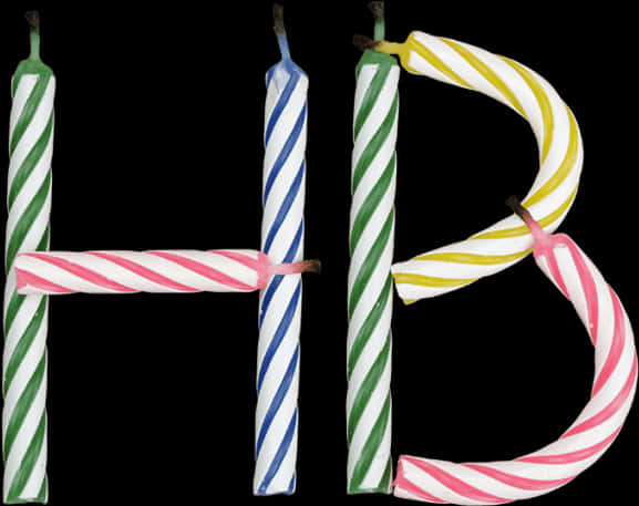 Happy Birthday Font 桌布 壁紙 — 色彩繽紛的條紋生日蠟燭，在黑色背景上拼成字母 HB。
