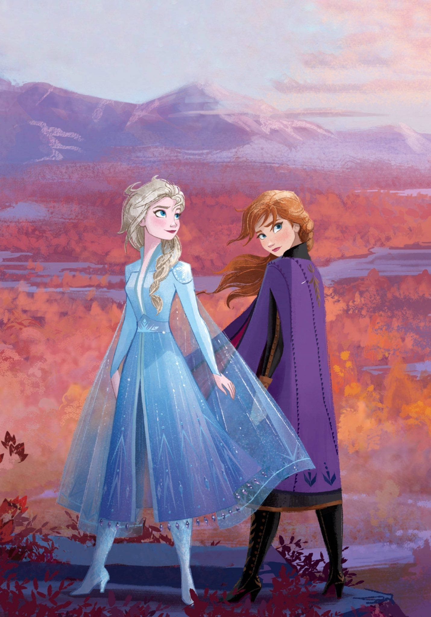 Elsa Frozen 2 桌布 壁紙 — 艾莎和安娜並肩站在充滿活力的秋日風景中，遠處有山脈，天空呈現柔和的粉紅色和紫色。
