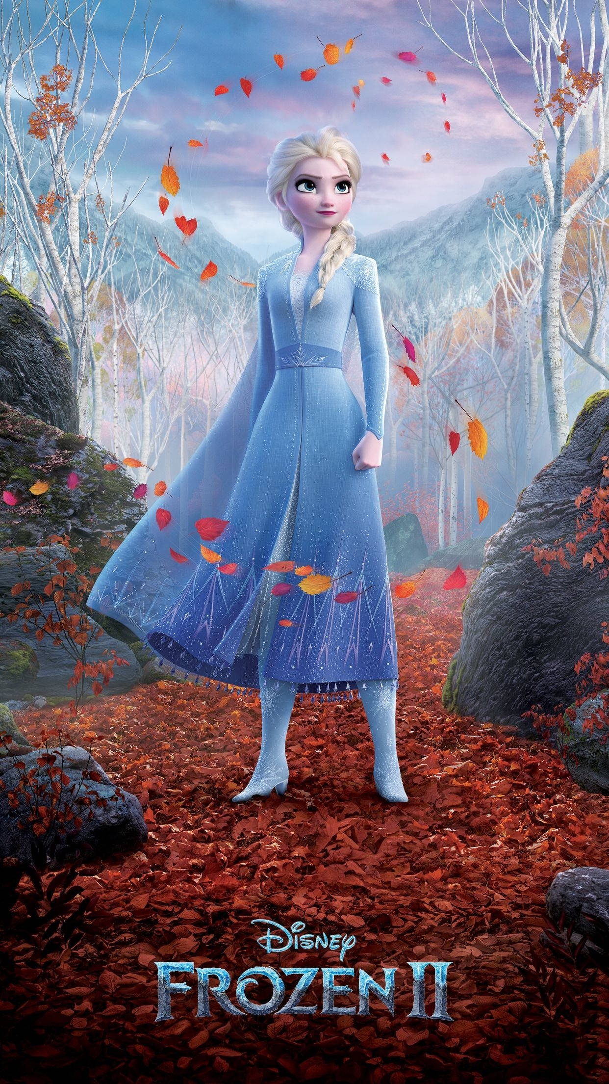 冰雪奇緣2 桌布 壁紙 — 艾莎站在一片光禿禿的樹林中，紅葉在暮色天空下圍繞她的藍色長袍旋轉。