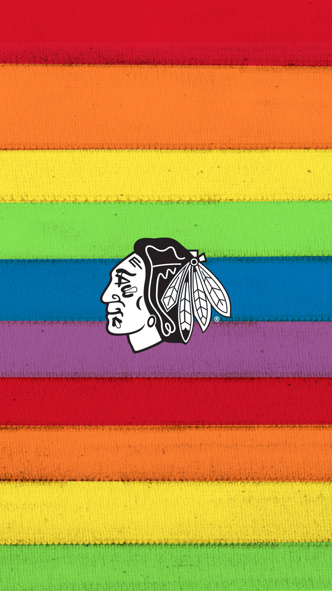 Blackhawks 桌布 壁紙 — 芝加哥黑鷹隊標誌居中於鮮豔彩虹條紋上，帶有紋理布料外觀。