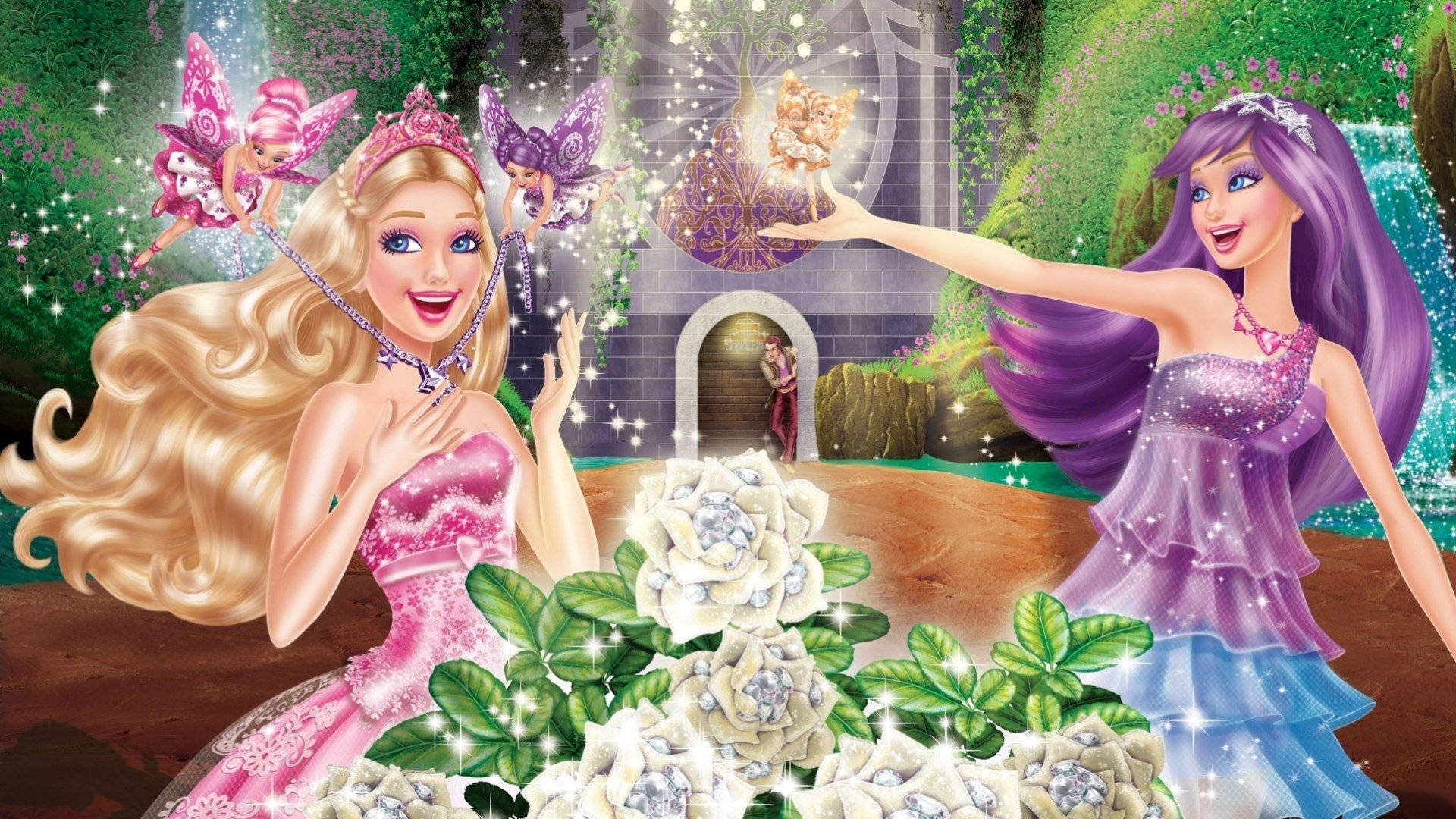 Princess 桌布 壁紙 — 芭比和一個紫色頭髮的仙子在魔法森林中，周圍有發光的白玫瑰和閃爍的仙子。