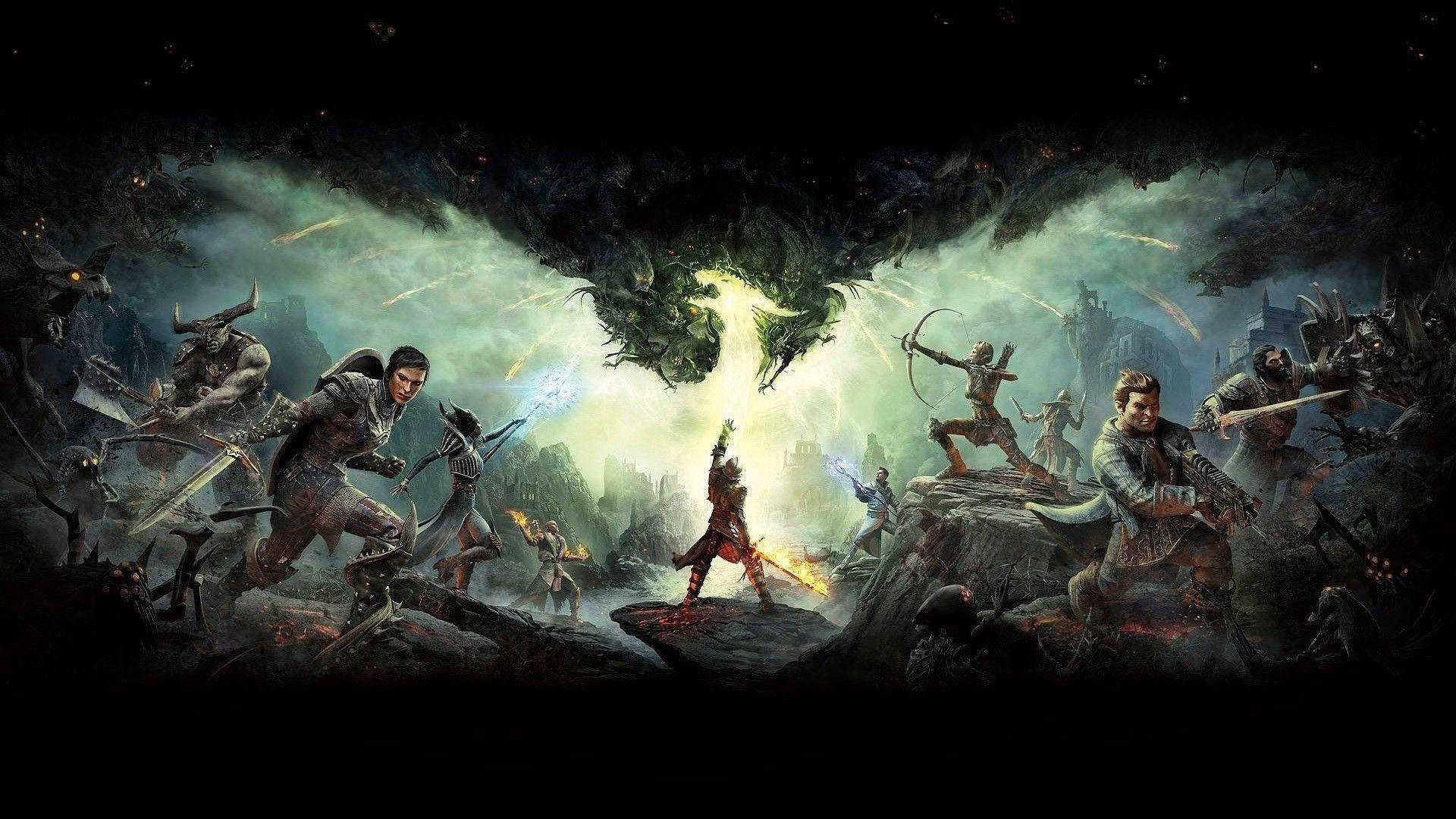 Dragon Age 桌布 壁紙 — 英雄們在發光的綠色天空下與怪物戰鬥，而一條巨大的龍在頭頂若隱若現，這是一場奇幻史詩。