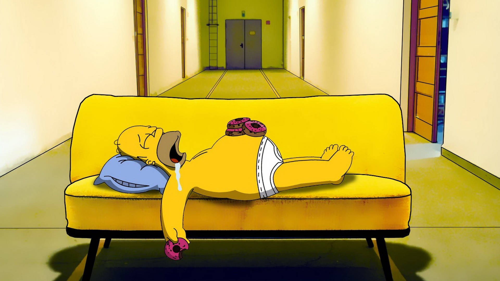 homer 桌布 壁紙 — 荷馬·辛普森在卡通走廊的黃色沙發上熟睡，肚子上堆滿甜甜圈，手上還拿著一個。