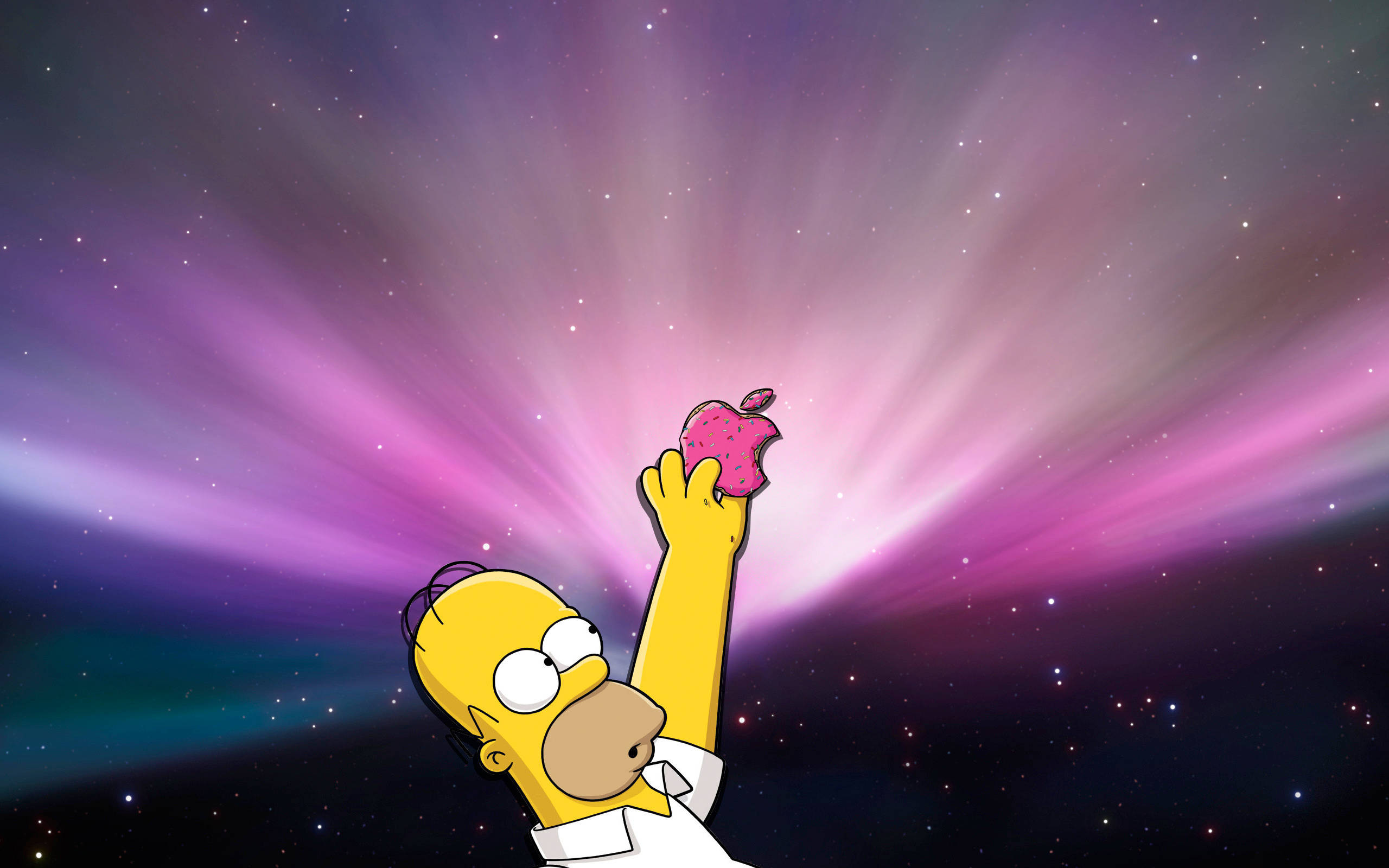 Homer Simpson 桌布 壁紙 — 荷馬·辛普森手持一個發光的粉紅色蘋果，背景是宇宙紫色和藍色的星空，伴有耀眼的光束。