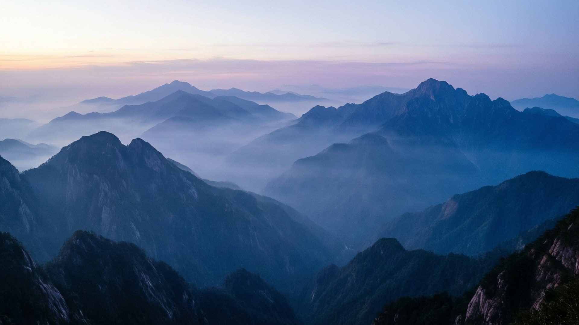 薄雾山峦层叠 壁紙