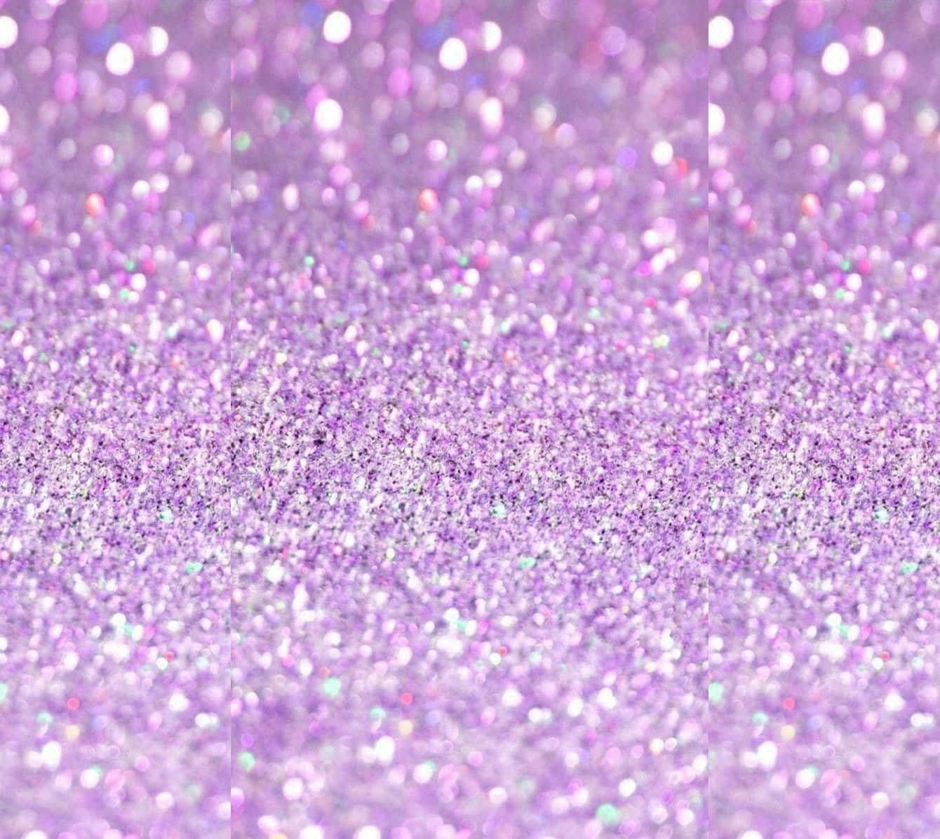 Light Purple Glitter 桌布 壁紙 — 薰衣草閃粉的特寫，帶有柔和散景高光和微妙的彩虹反射。