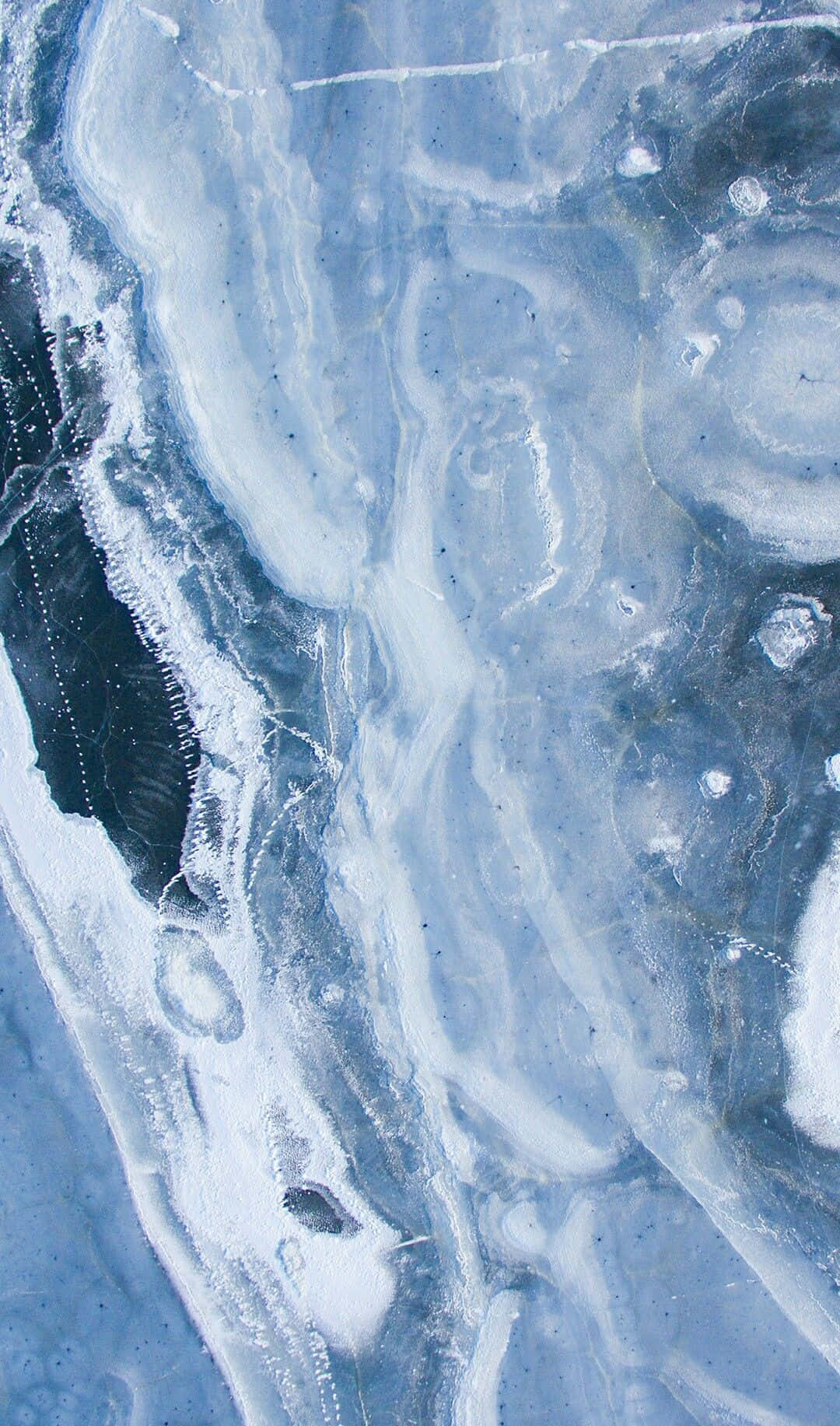 藍白滑雪者在雪坡上 壁紙