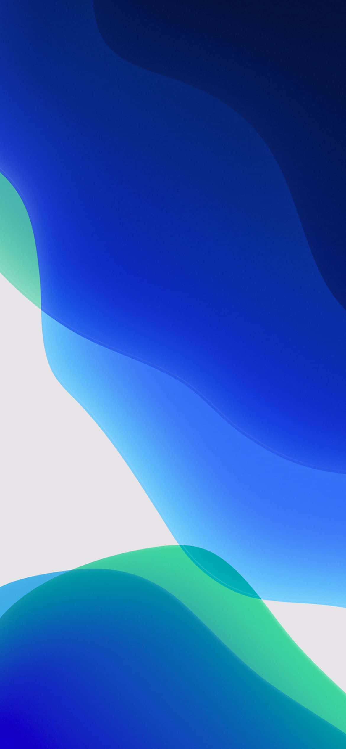 iOS 13 桌布 壁紙 — 藍色和綠色的平滑流動漸層在簡約抽象設計的潔白背景上旋轉。