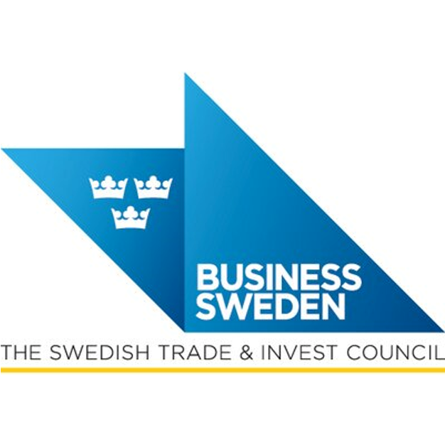 瑞典 桌布 壁紙 — 藍色幾何標誌，帶有三個皇冠和粗體白色文字，用於Business Sweden，背景為純白色。