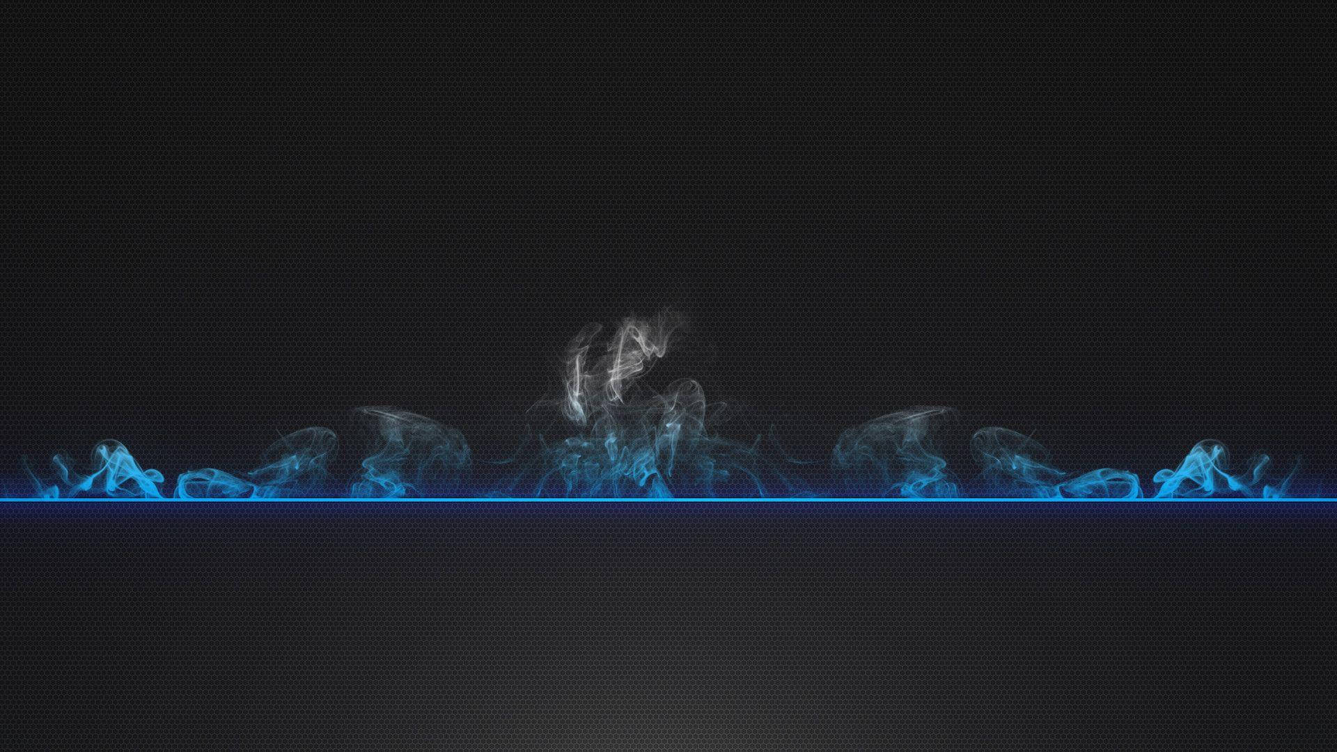 YouTube Banner 桌布 壁紙 — 藍色發光煙霧縷縷懸浮在發光的水平線之上，背景為深色紋理。