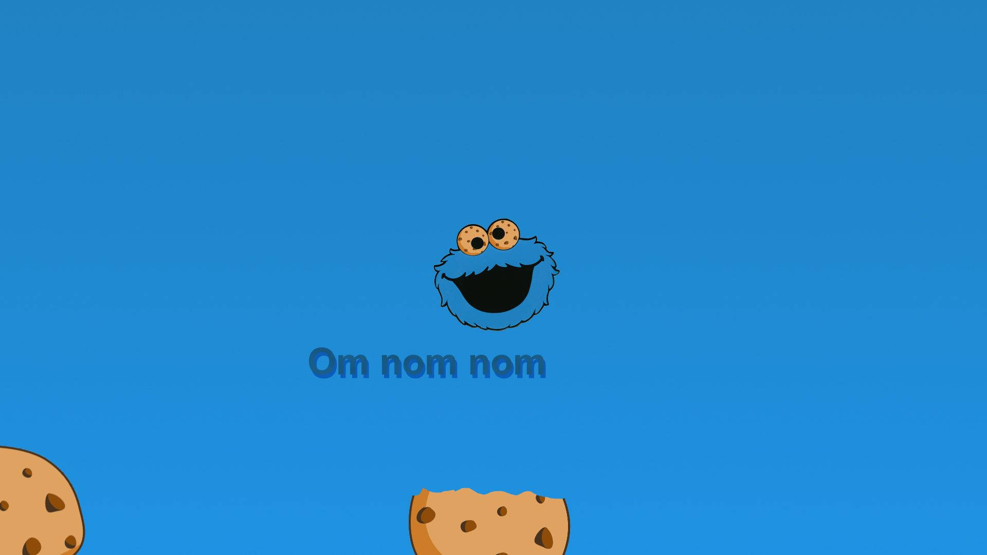 餅乾怪獸 桌布 壁紙 — 藍色背景，Cookie Monster 微笑著吃餅乾，並帶有「Om nom nom」文字。