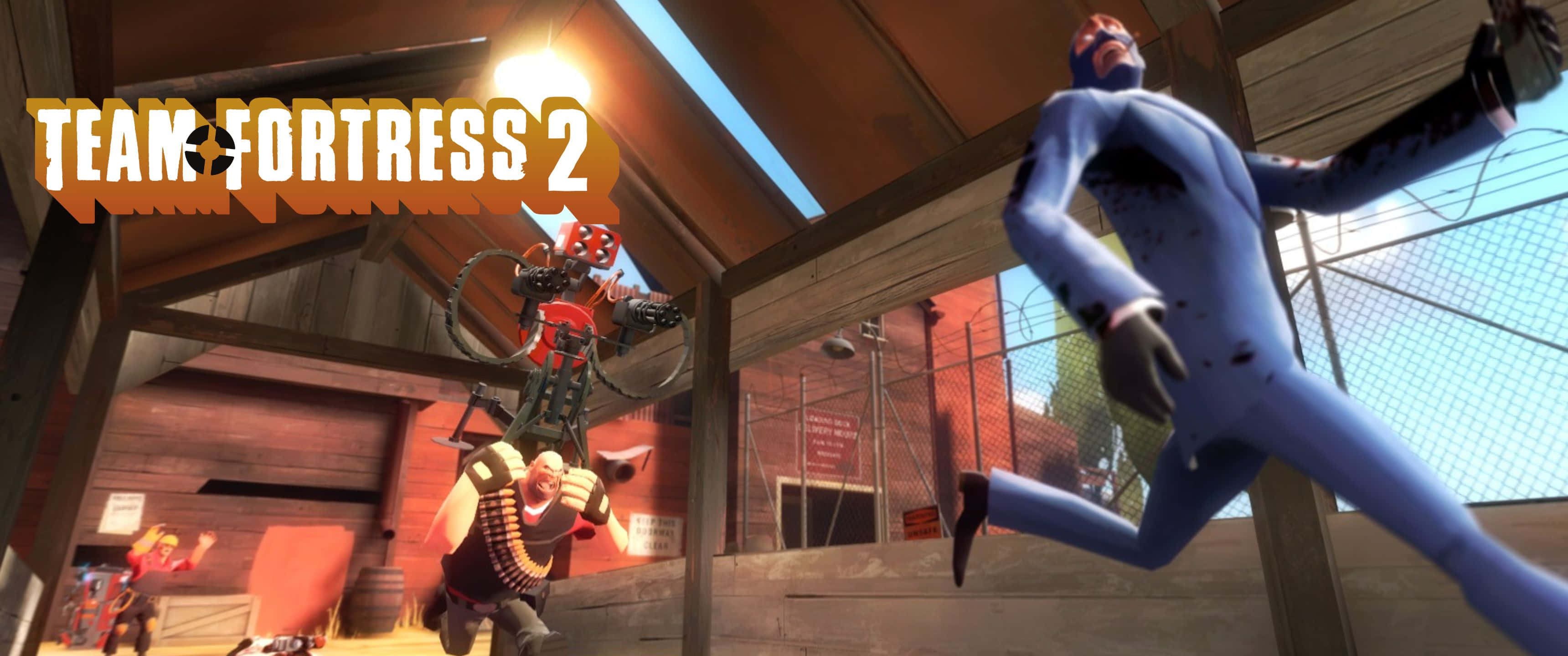 3440x1440p Tf2 桌布 壁紙 — 藍色間諜在木製穀倉中躍過空中，而紅色工程師在 Team Fortress 2 中發射武器。