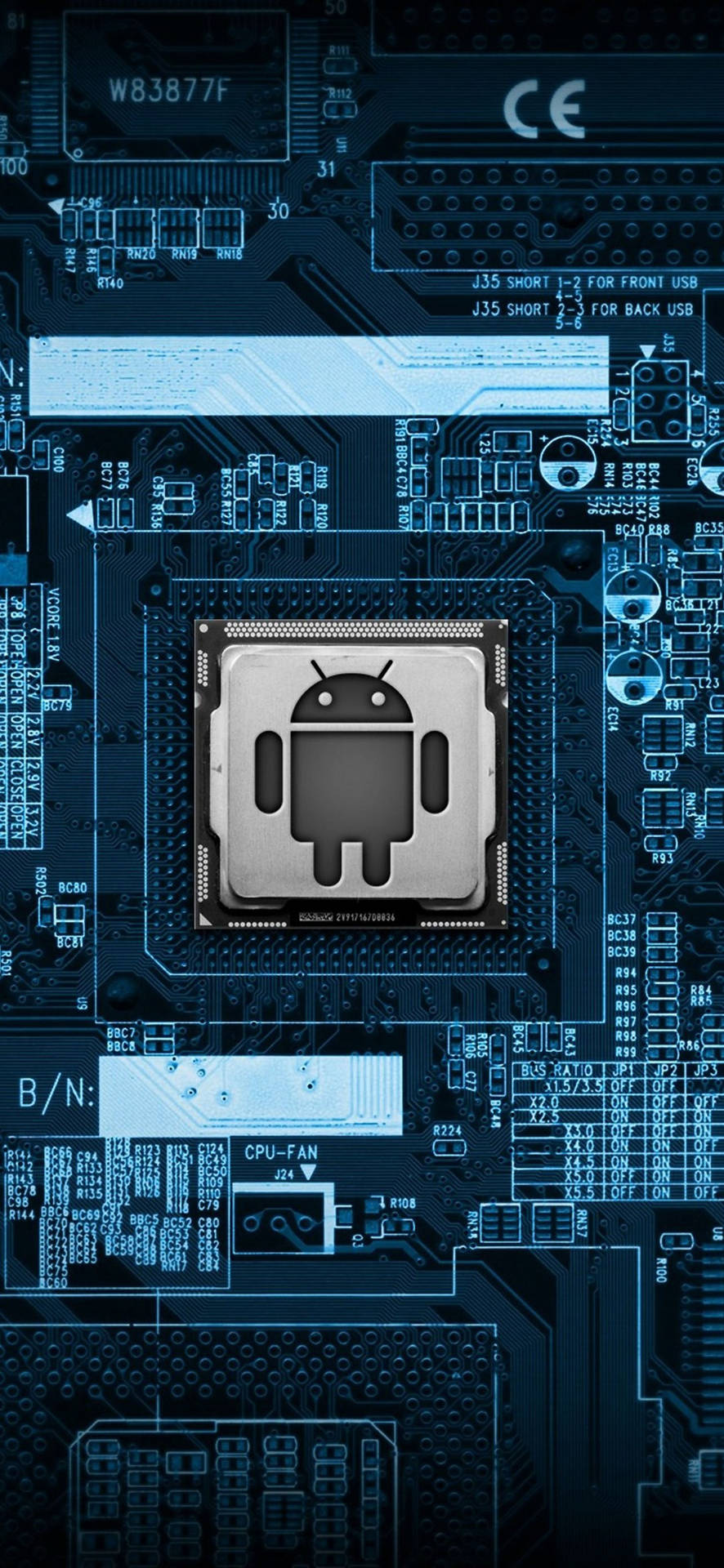 藍色電路板的特寫，中央有Android晶片。