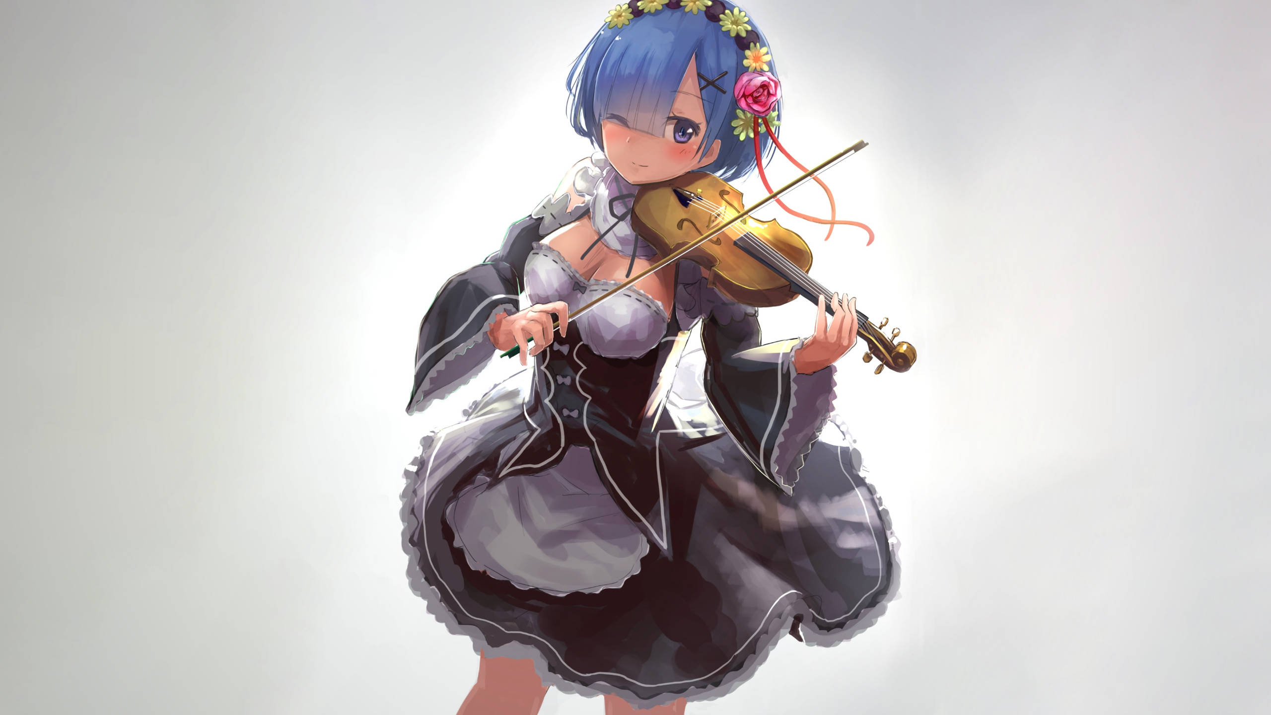Rem 桌布 壁紙 — 藍髮動漫女孩穿著女僕裝，在柔和的白色背景下演奏小提琴。