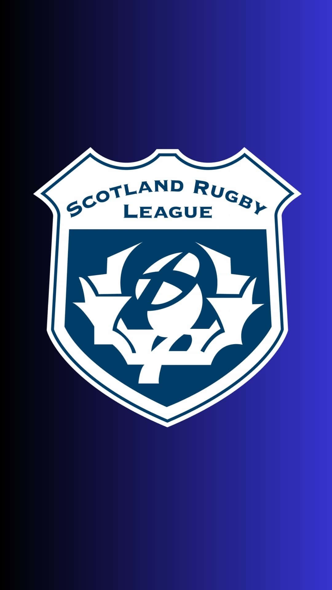 Scotland Rugby 桌布 壁紙 — 蘇格蘭橄欖球聯盟盾牌標誌，白色和藍色，漸變藍色背景。