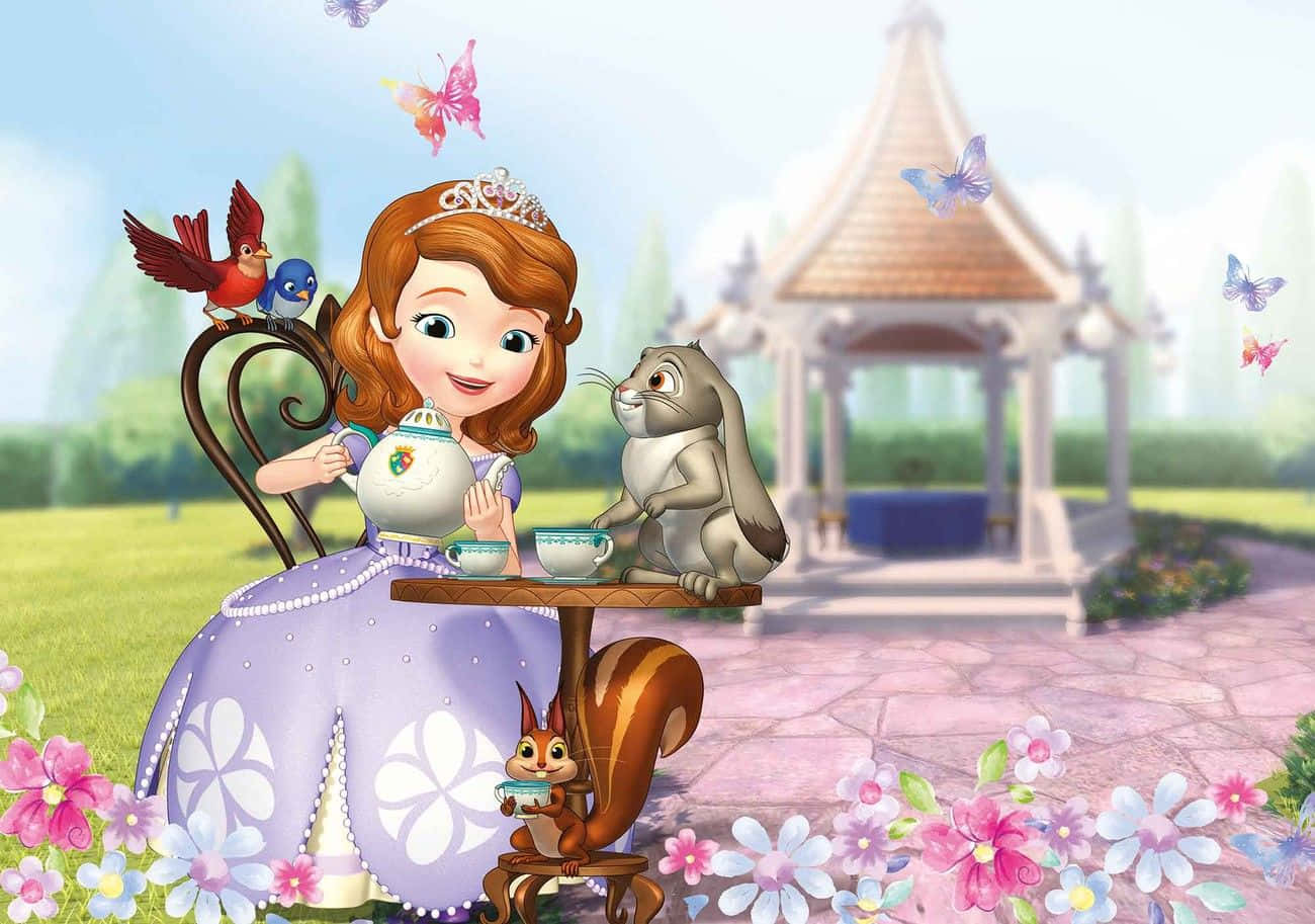 Sofia The First 桌布 壁紙 — 蘇菲亞公主在花園裡與兔子、松鼠和小鳥舉行奇妙的茶會，周圍有蝴蝶和色彩繽紛的花朵。