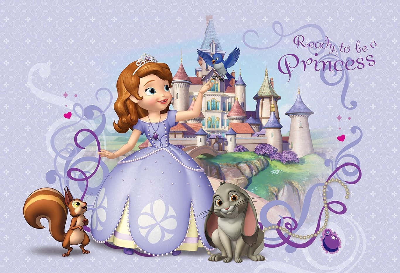 Sofia The First 桌布 壁紙 — 蘇菲亞公主身穿紫色長裙，與松鼠和兔子站在城堡前，附近有一隻藍鳥飛翔。