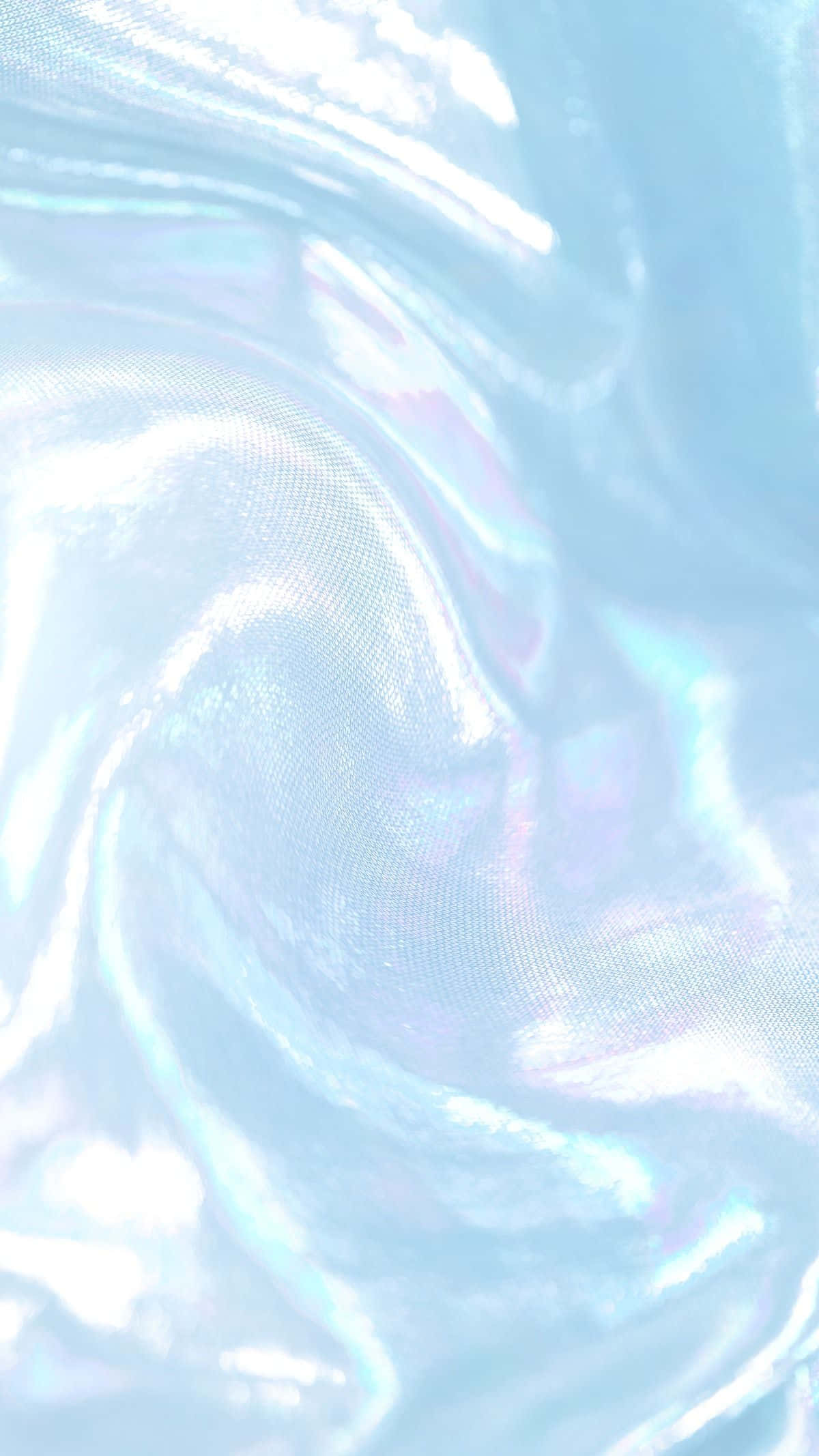 Aesthetic Light Blue 桌布 壁紙 — 虹彩淺藍色布料的特寫，帶有漩渦狀摺痕和柔和全息高光。