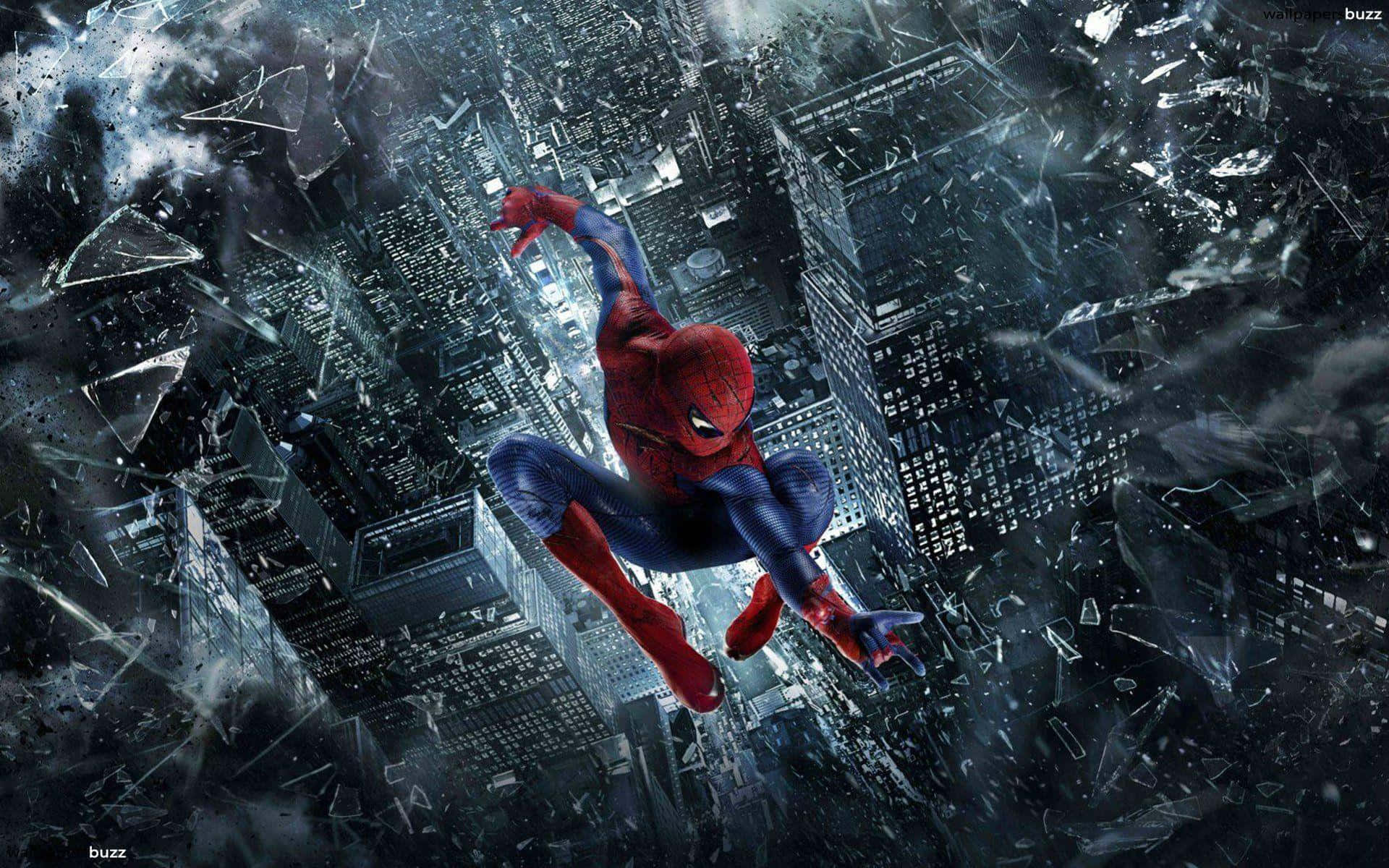 Spider Man Cool 桌布 壁紙 — 蜘蛛人以動感動作姿勢在破碎玻璃城市景觀中擺盪，下方是高樓大廈。