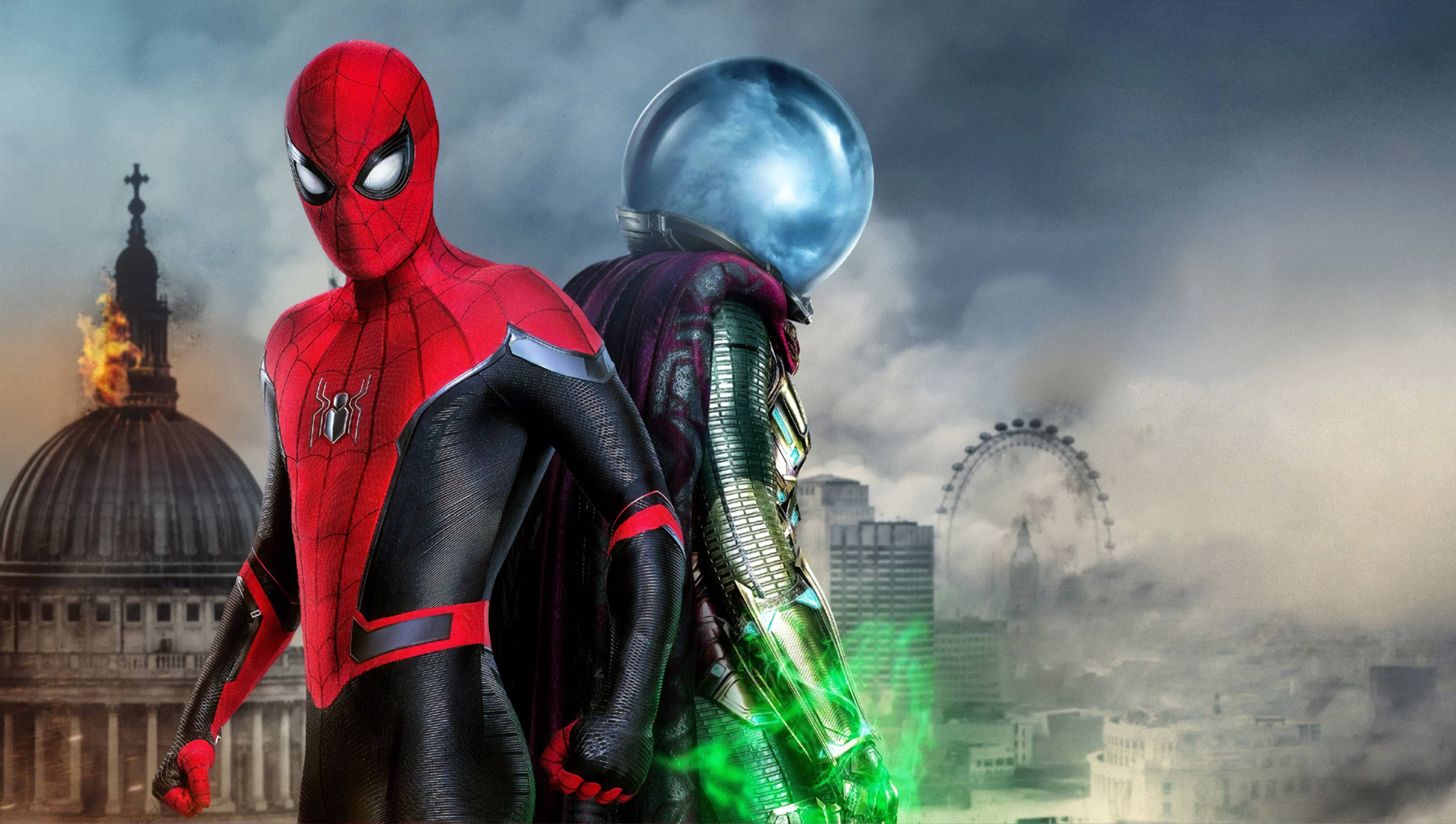 Mysterio 桌布 壁紙 — 蜘蛛人和一個金屬裝甲反派站在煙霧瀰漫的城市景觀中，背景有燃燒的圓頂和摩天輪。