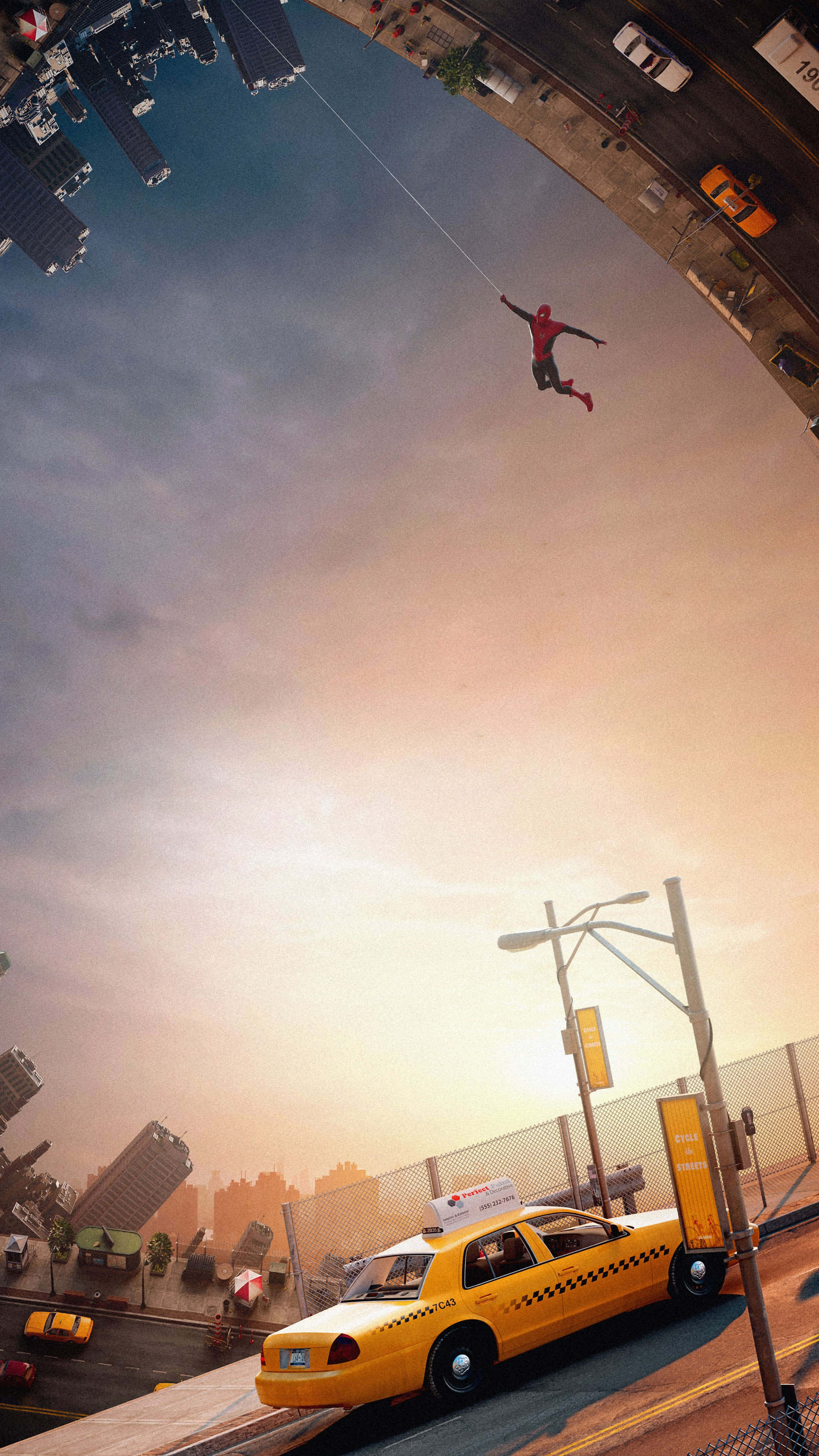 Spider Man No Way Home 桌布 壁紙 — 蜘蛛人在日落時分穿梭於城市天際線，下方有一輛黃色計程車，上方是高聳的摩天大樓。