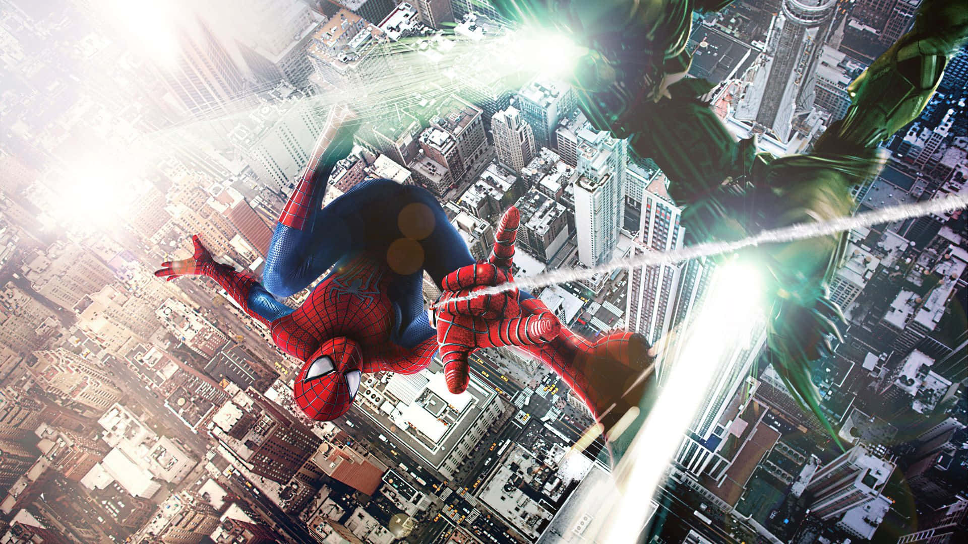 Web-slinging 桌布 壁紙 — 蜘蛛人在陽光普照的城市景觀中擺盪，躲避一個高聳反派發出的綠色能量衝擊波。