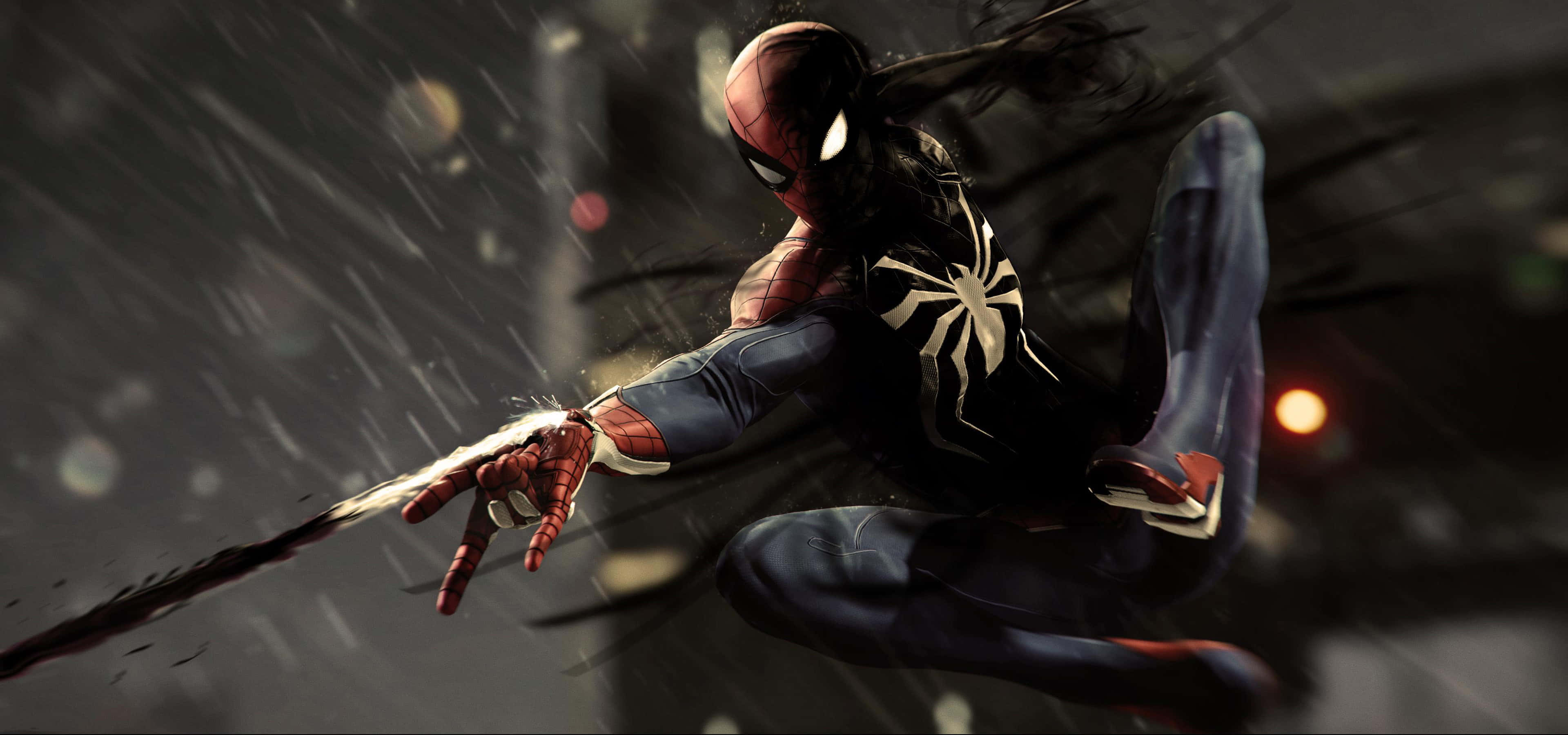 Spider-man Web Slinging 桌布 壁紙 — 蜘蛛人在雨中城市景觀中以動態姿勢擺盪，帶有動態模糊和發光的燈光。