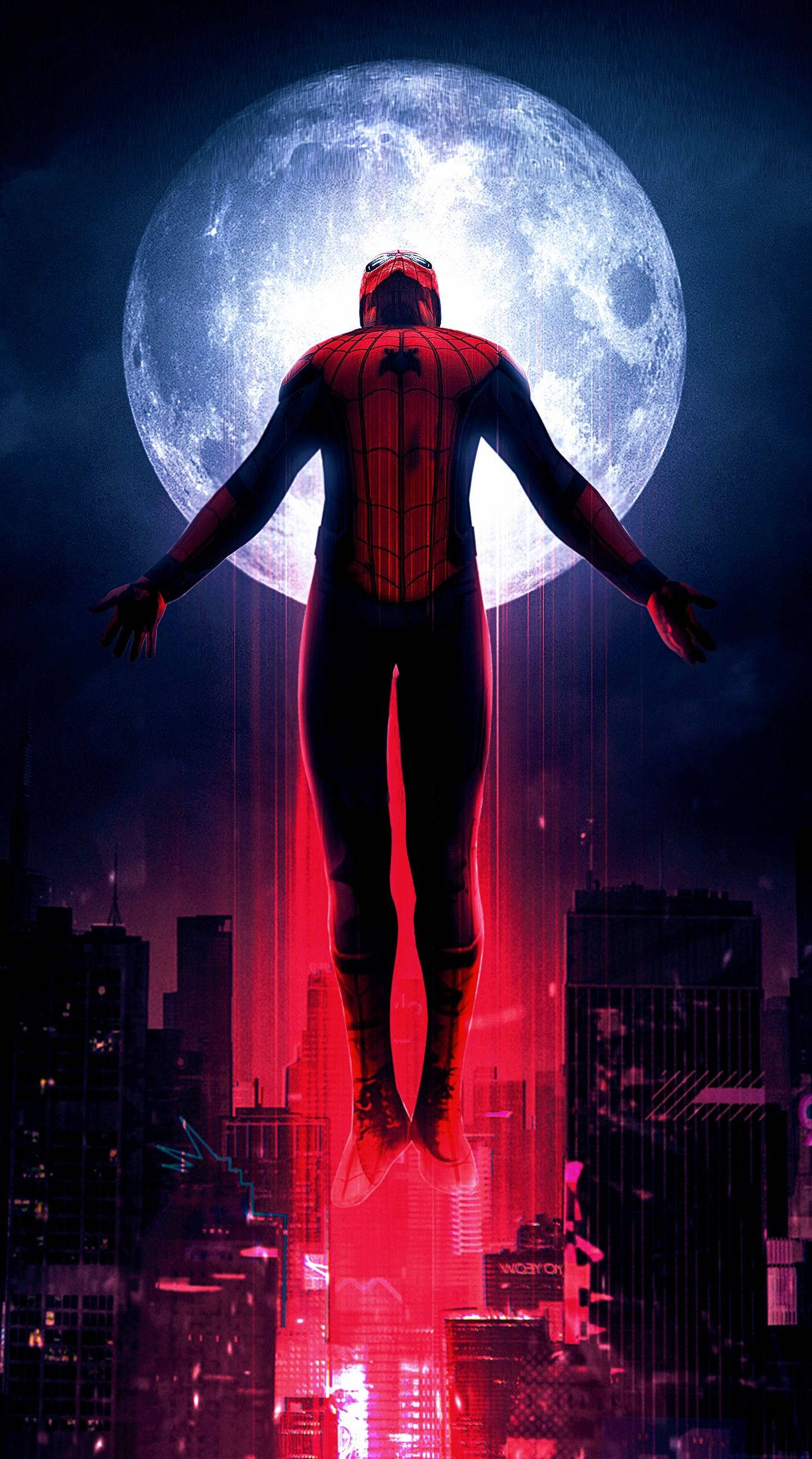 Spider Man Far From Home 桌布 壁紙 — 蜘蛛人張開雙臂，站在一個巨大的發光月亮前，月亮下方是霓虹燈閃爍的城市景觀。