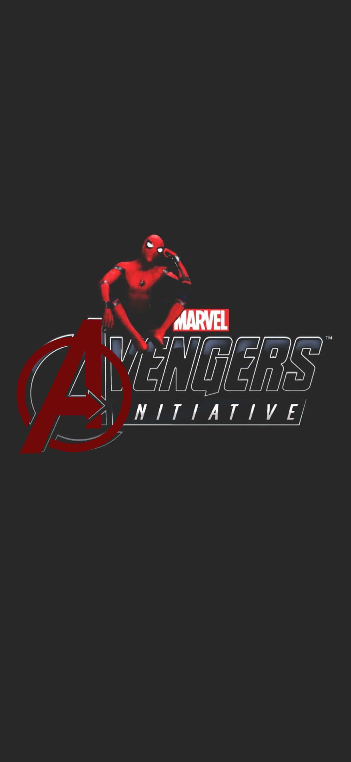 iPhone Xs Avengers 桌布 壁紙 — 蜘蛛人穿著紅色戰衣，自信地站在復仇者聯盟倡議標誌之上，背景為深色。