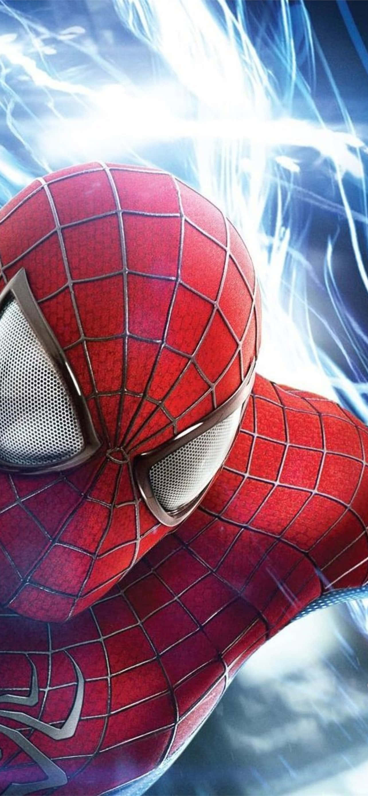 Amazing Spider Man iPhone 桌布 壁紙 — 蜘蛛人穿著紅藍戰衣，帶有蛛網圖案和銀色眼睛，被明亮的電光藍色能量條紋包圍。