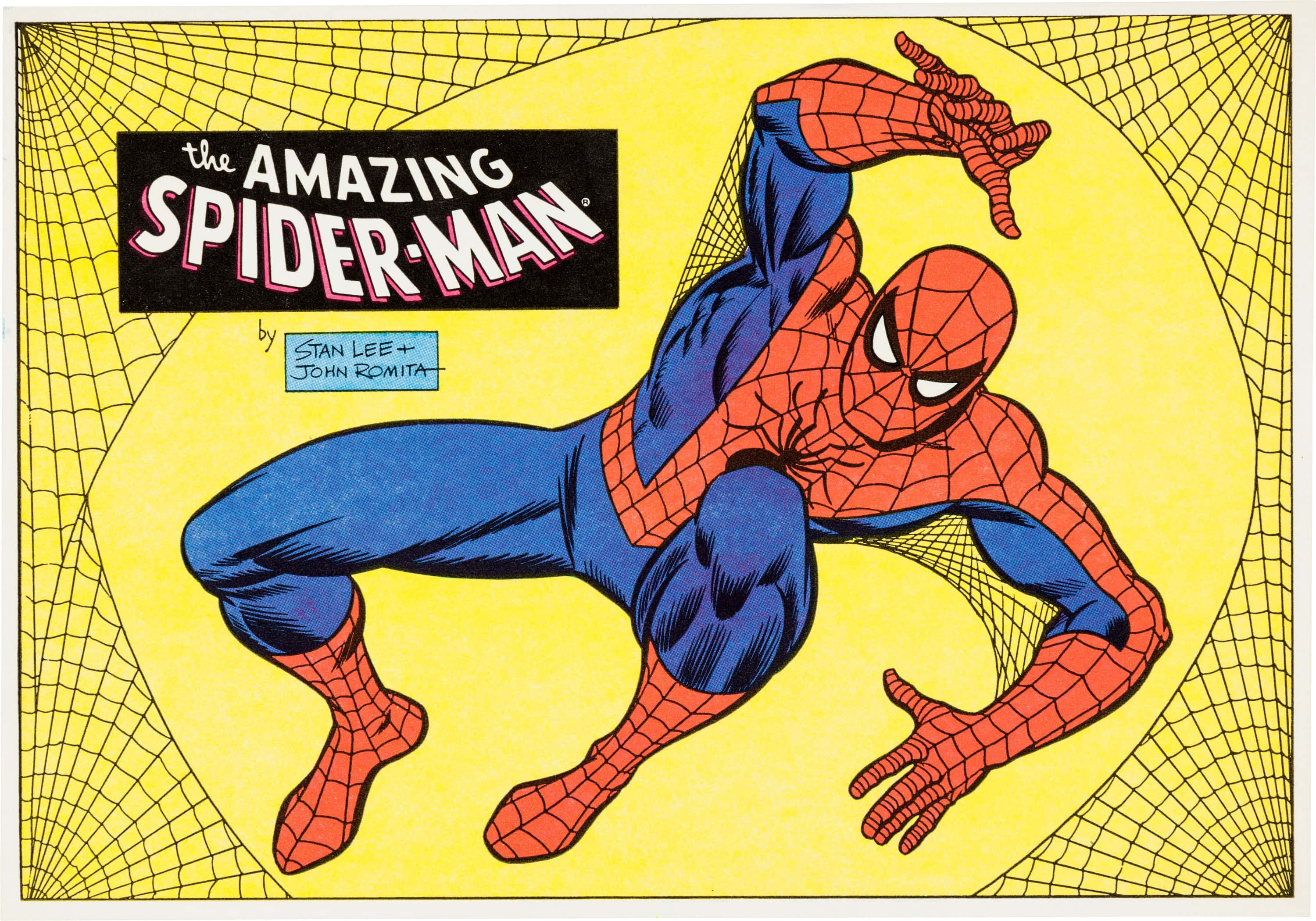 the amazing spider man 桌布 壁紙 — 蜘蛛人穿著經典紅藍戰衣，在明亮的黃色蜘蛛網圖案背景和漫畫標題前動態擺盪。