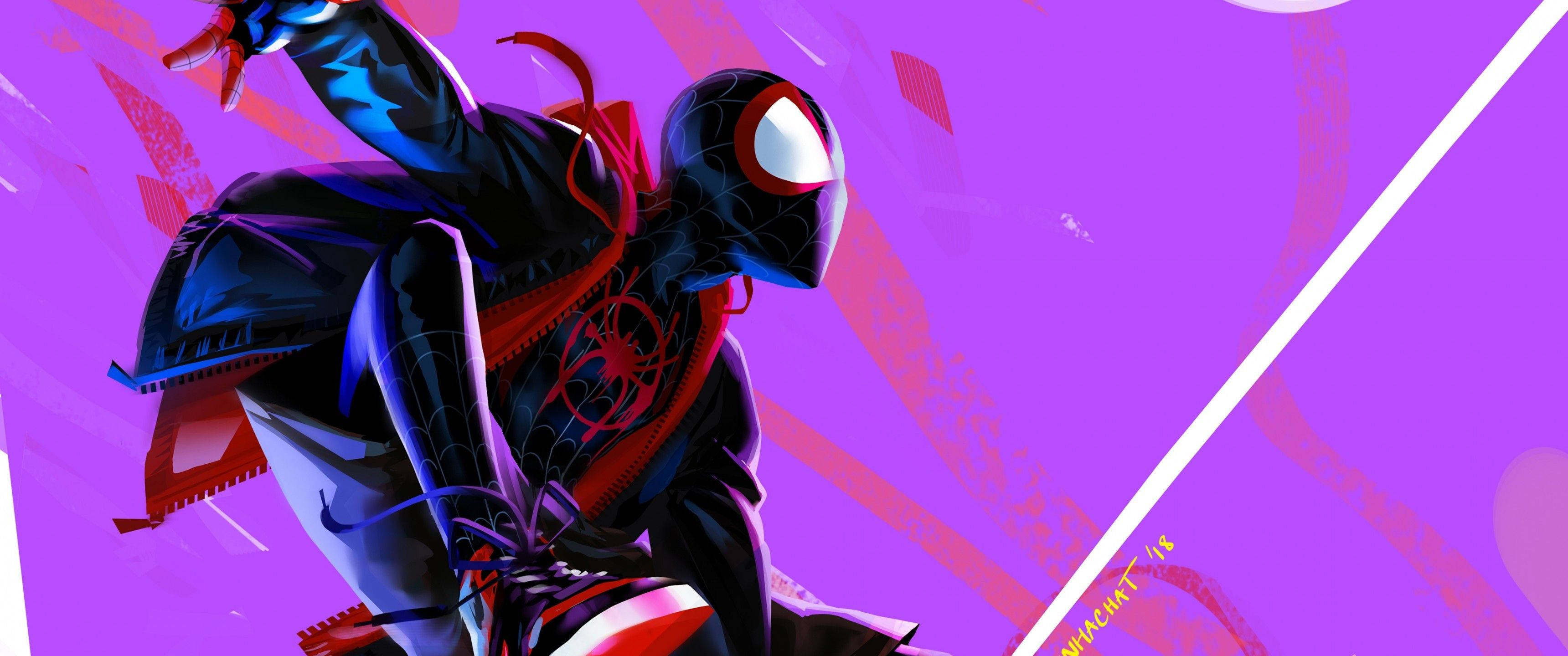 Into The Spider Verse 桌布 壁紙 — 蜘蛛人穿著黑色和紅色戰衣，在充滿活力的紫色和粉紅色抽象背景前動態蹲伏。