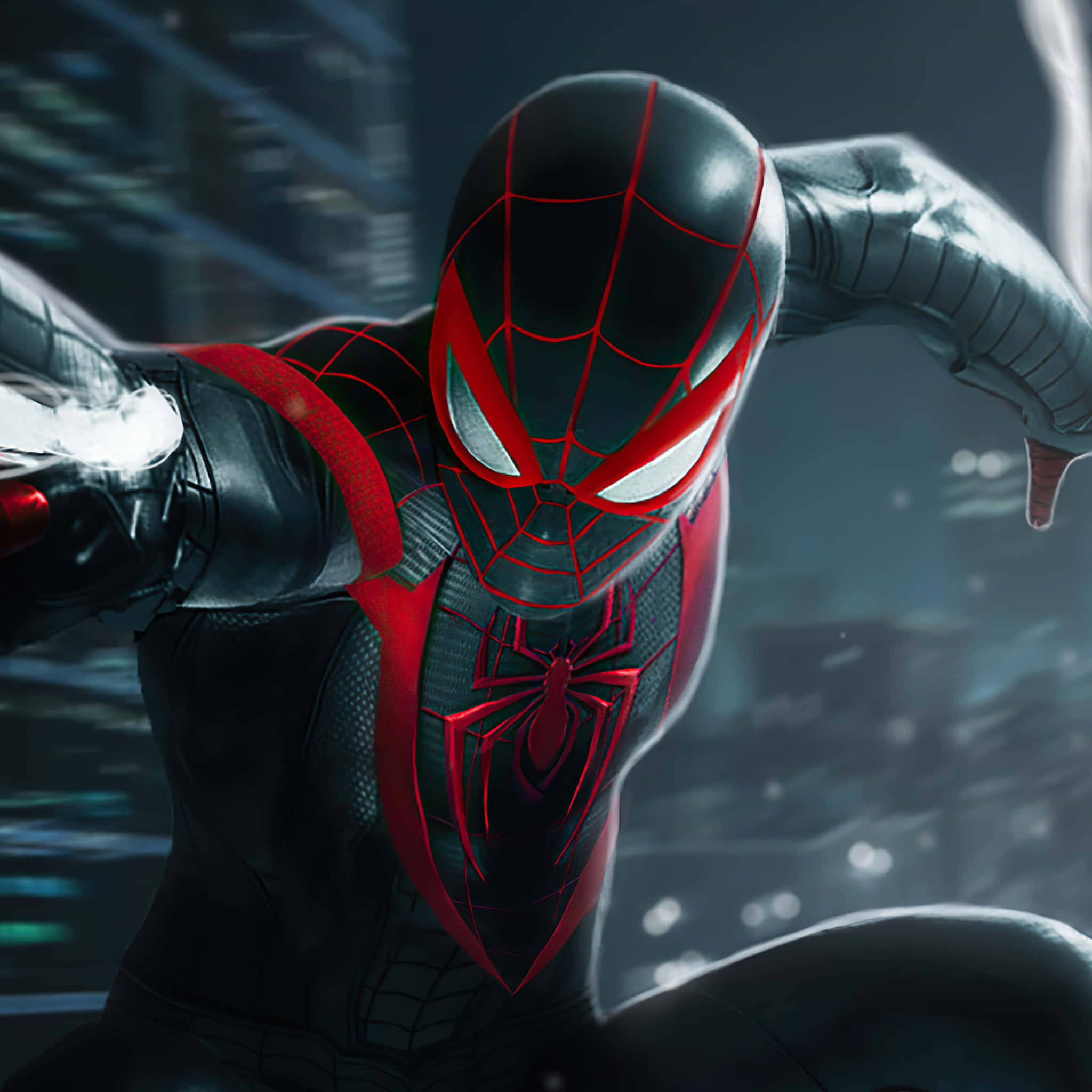 Ultimate Spider-man 桌布 壁紙 — 蜘蛛人穿著黑色和紅色戰衣，在夜晚模糊的城市景觀中動態蹲伏。