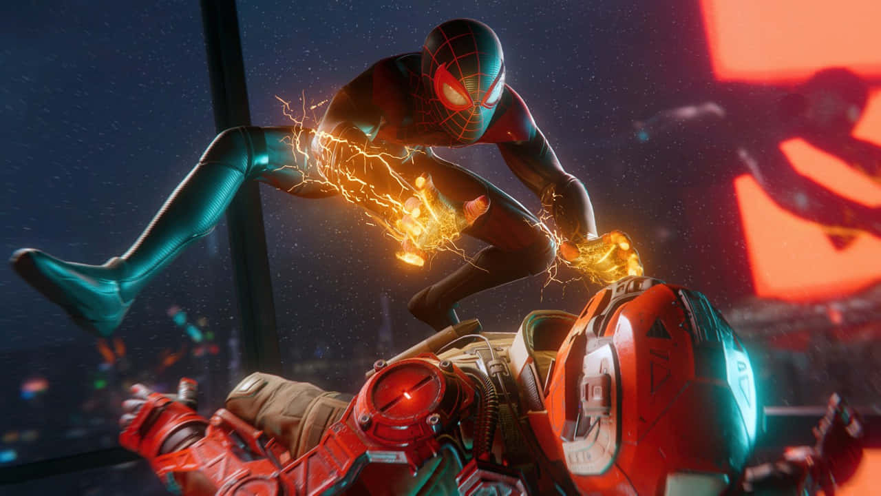 Ps5 Games 桌布 壁紙 — 蜘蛛人穿著黑色戰衣，雙眼發出紅光，在黑暗的城市景觀中跳躍，伴隨著電能噼啪作響，對抗一名紅色裝甲反派。