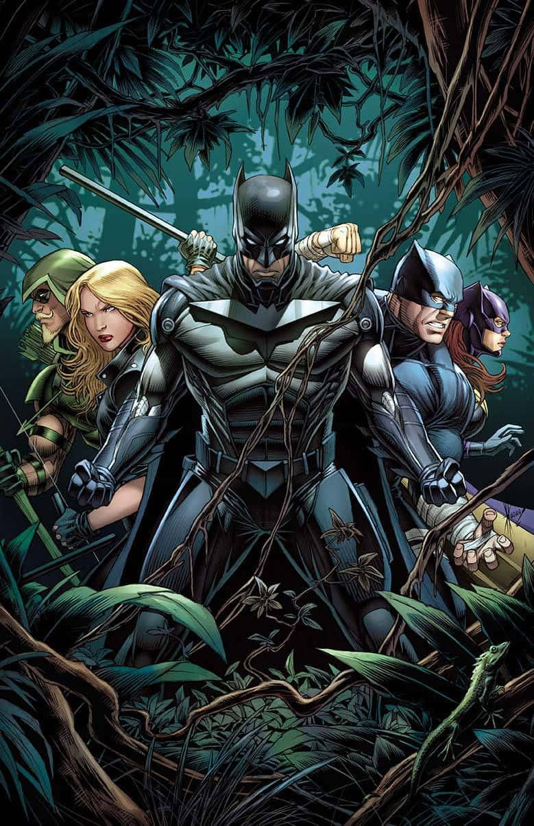 Batman The New 52 桌布 壁紙 — 蝙蝠俠和他的團隊在茂密的叢林中準備就緒，周圍是厚厚的樹葉和藤蔓，在昏暗的綠光下。