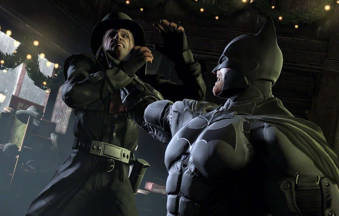 Batman Arkham Origins 桌布 壁紙 — 蝙蝠俠在一個燈光昏暗、裝飾節日氣氛的房間裡，抓住一個驚恐的男子，房間裡有懸掛的燈飾，外面正下著雪。