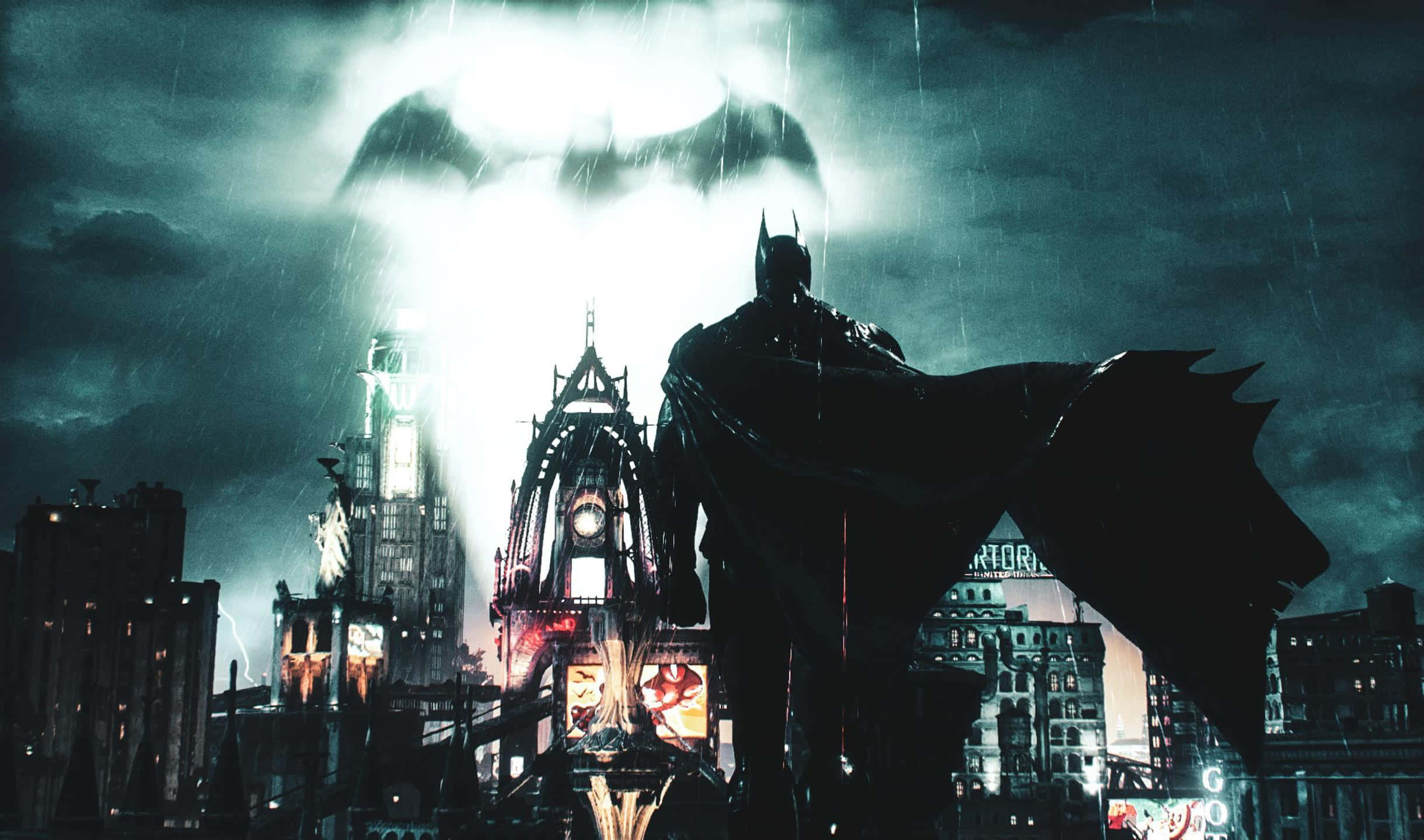 2440x1440 Batman Arkham City 桌布 壁紙 — 蝙蝠俠在雨中站在暴風雨的高譚市天際線前，呈現剪影，並有一個發光的蝙蝠標誌。
