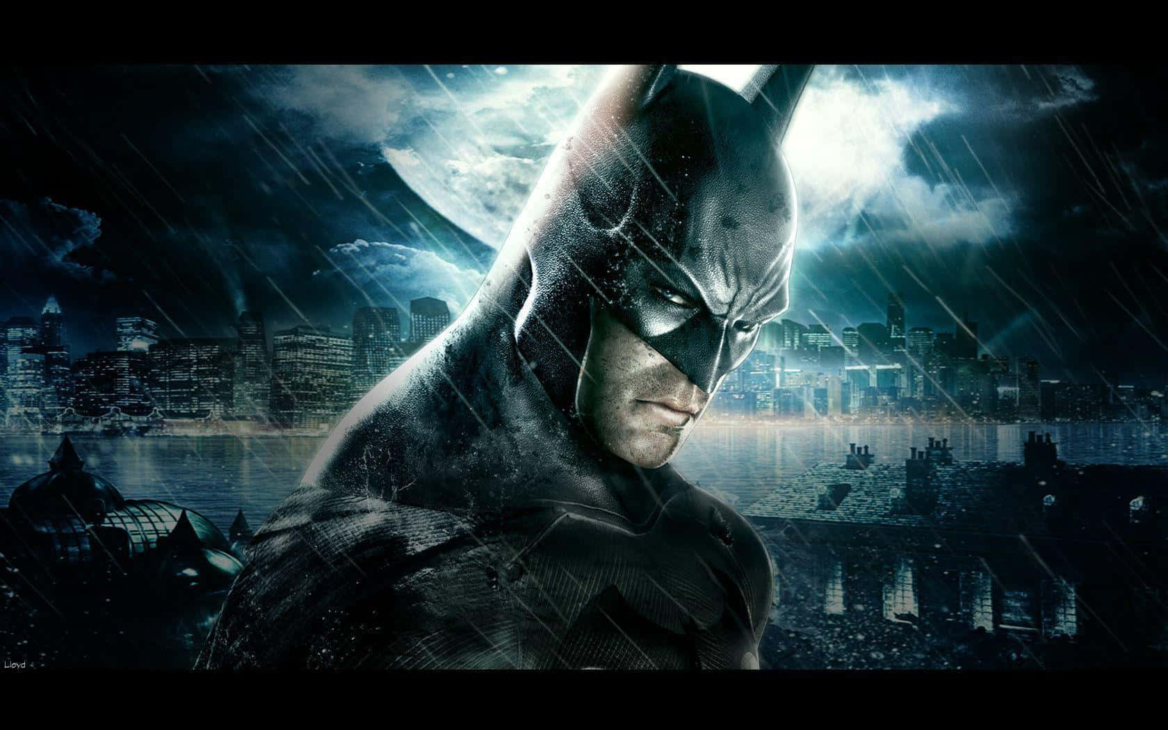 Batman Desktop 桌布 壁紙 — 蝙蝠俠在雨中站立，背景是黑暗的城市天際線，在發光的月亮下，帶有戲劇性的燈光。
