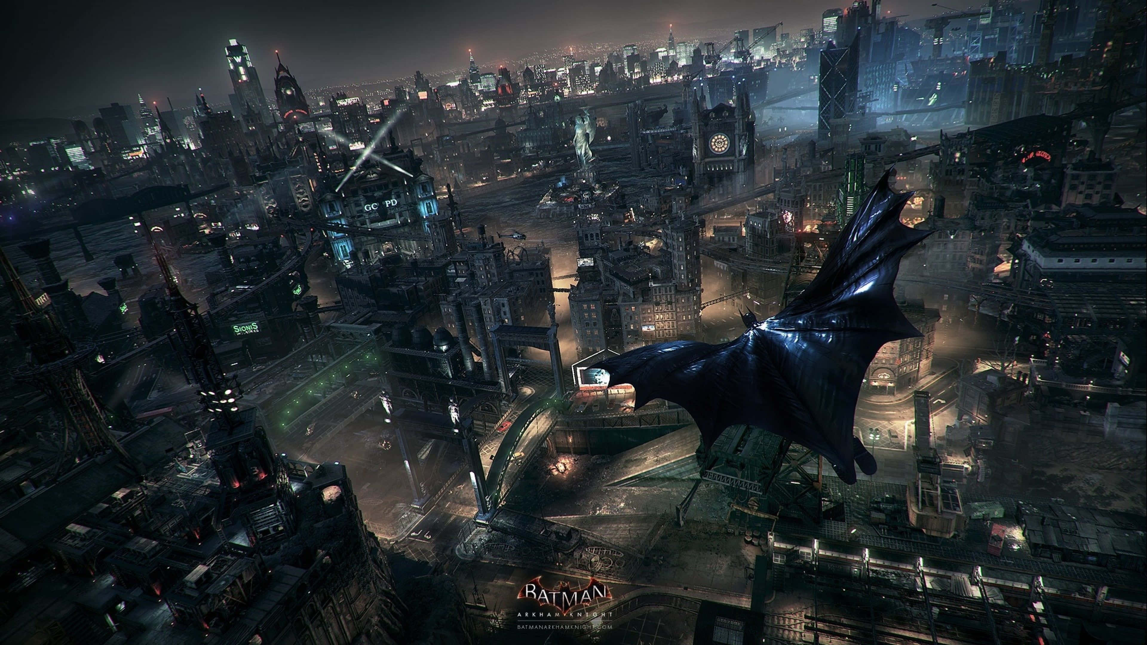 Gotham City 桌布 壁紙 — 蝙蝠俠在高譚市霓虹閃爍的夜空中翱翔，下方是廣闊、雨濕的城市叢林，高聳的摩天大樓和發光的街道。