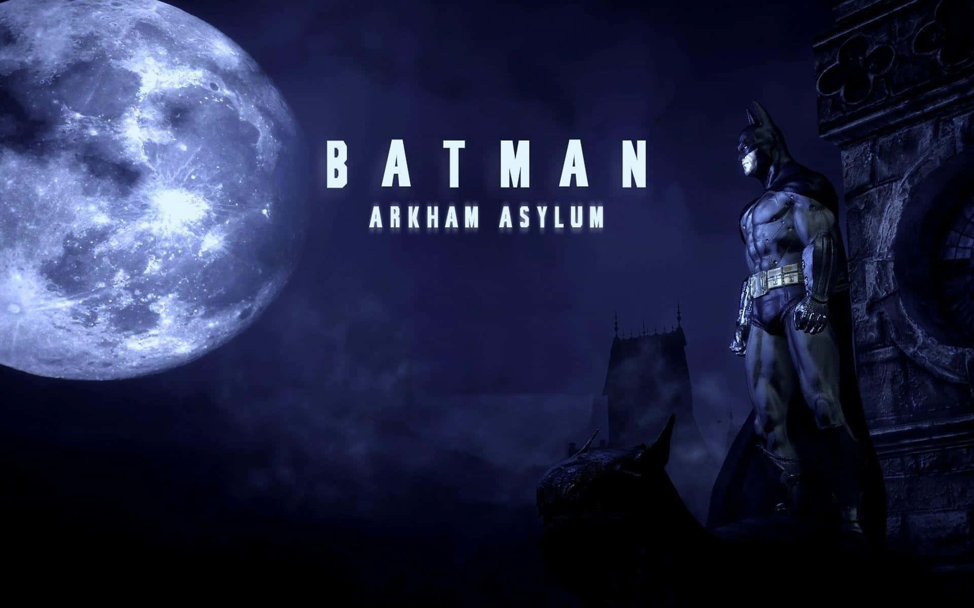 Batman Arkham Asylum 桌布 壁紙 — 蝙蝠俠在黑暗的天空下，在哥德式廢墟中以剪影姿態站在巨大的發光月亮前。