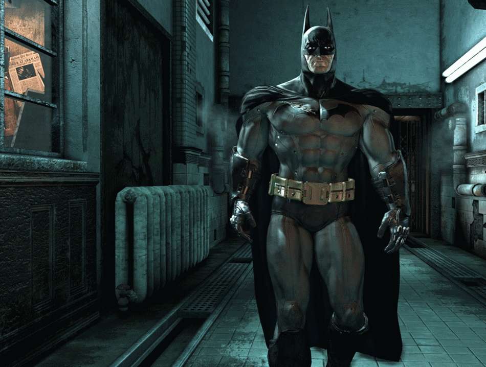 Batman Arkham Asylum 桌布 壁紙 — 蝙蝠俠威嚴地站在一條燈光昏暗、陰暗的城市小巷中，牆壁破裂，工業管道縱橫。