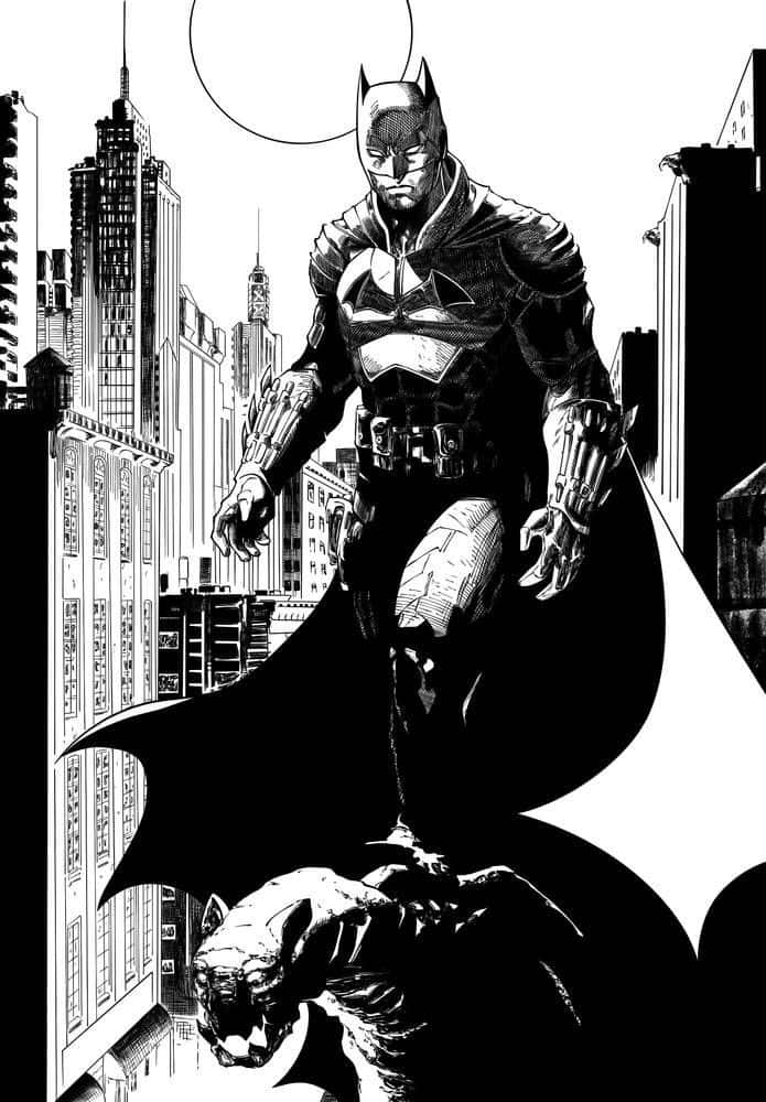 Batman The New 52 桌布 壁紙 — 蝙蝠俠站在蝙蝠形屋頂上，背景是清晰的城市天際線，以高對比度黑白呈現。