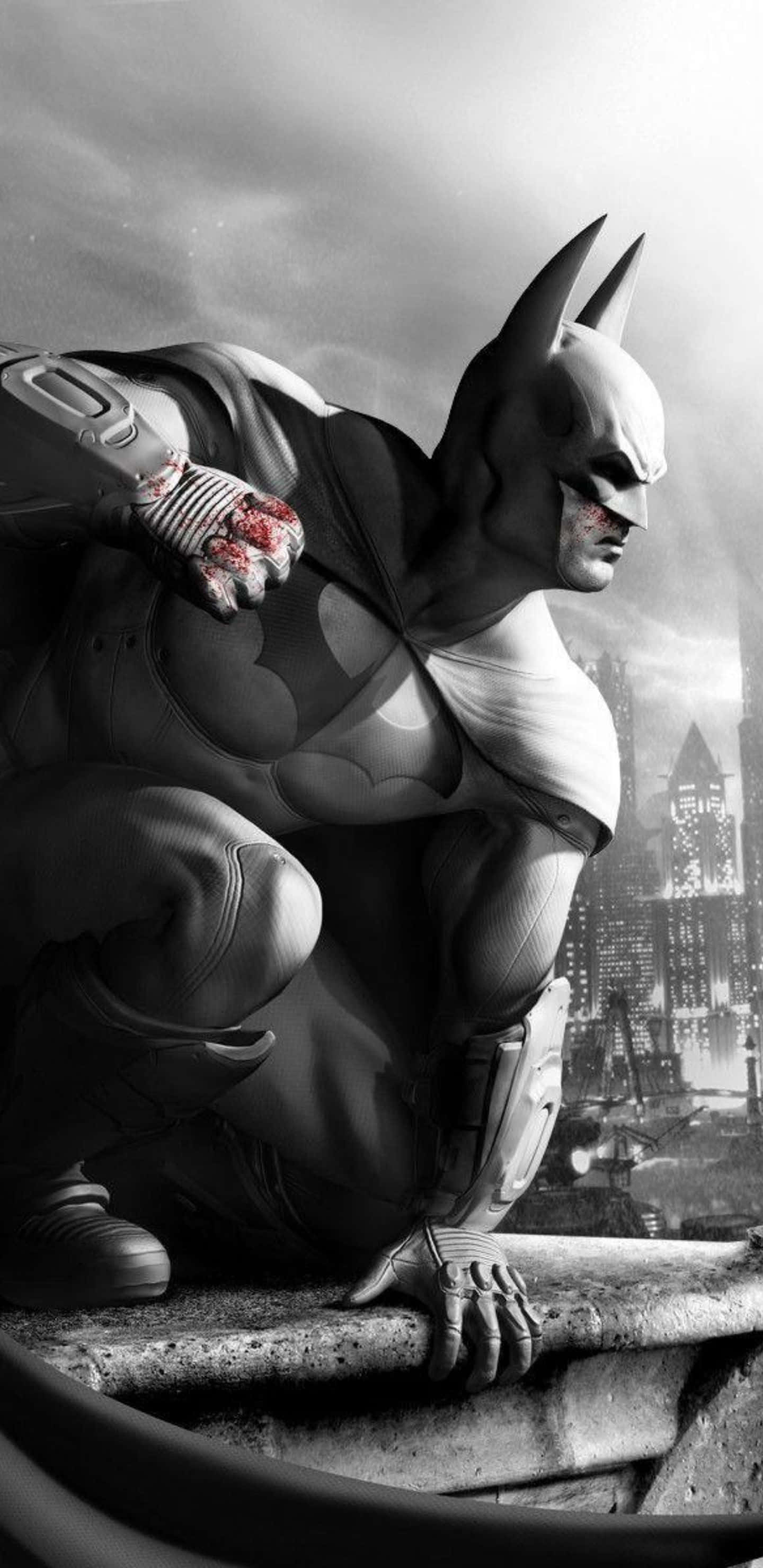 Pixel 3xl Batman Arkham City 桌布 壁紙 — 蝙蝠俠蹲在屋頂上，俯瞰著一個粗糙的城市景觀，拳頭沾滿鮮血，以戲劇性的黑白風格呈現。