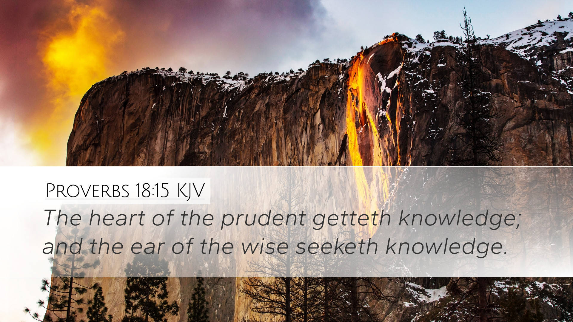 Bible Quotes 桌布 壁紙 — 被白雪覆蓋的懸崖沐浴在熾熱的夕陽光中，並疊加了經文文字。