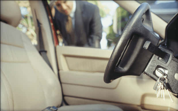 被鎖在車外的商人車鑰匙 壁紙
