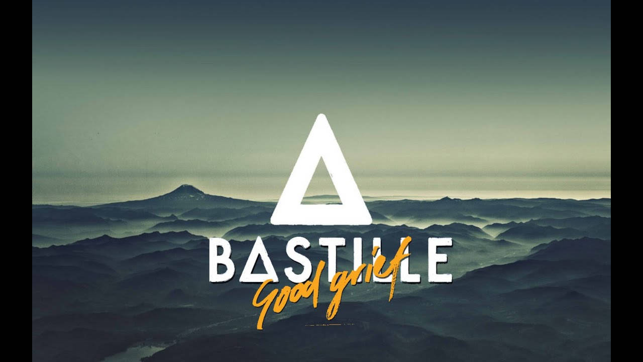 Bastille 桌布 壁紙 — 被霧氣籠罩的山脈，上面覆蓋著一個白色三角形和樂隊名稱。