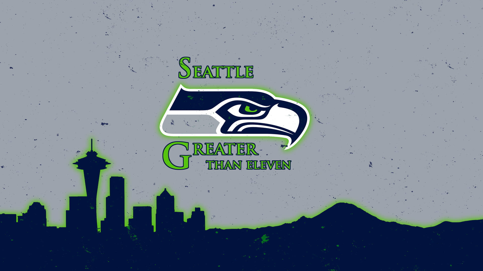 Seattle Seahawks 桌布 壁紙 — 西雅圖海鷹隊標誌在綠色中發光，位於城市天際線之上，太空針塔剪影襯托在紋理灰色背景上。